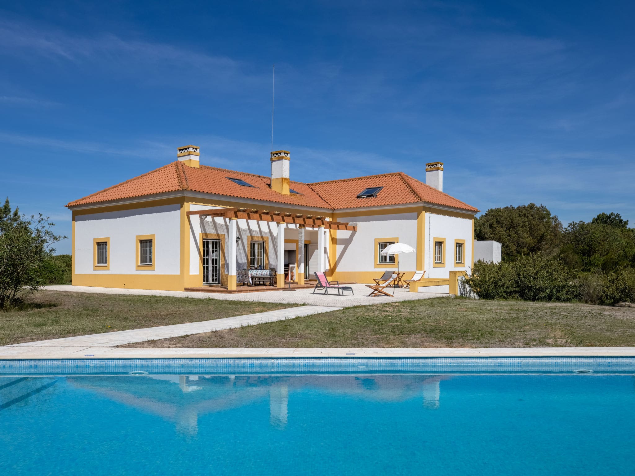 Quinta Sobreiro Alcácer: Luxury 4-Bedroom Villa with Private Pool and Tennis Courts in Portuguese Countryside Resort