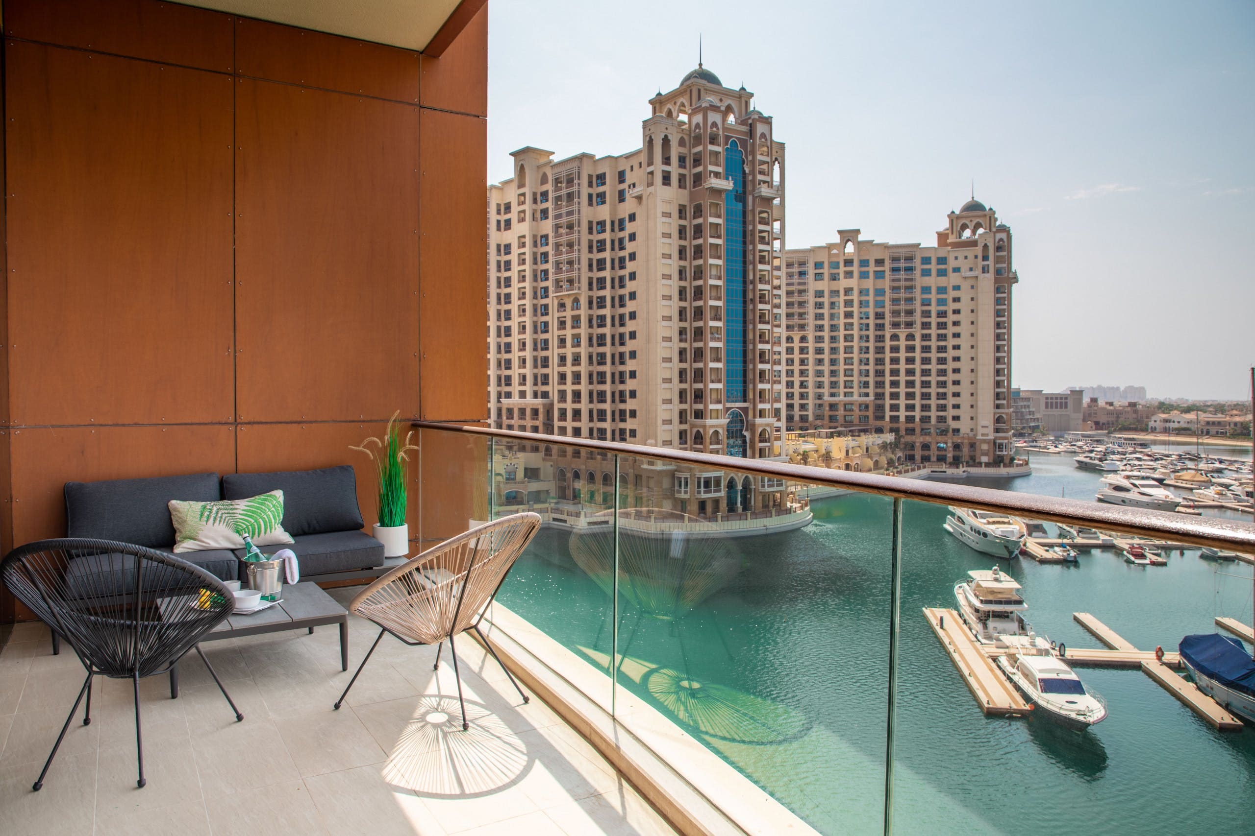Riad Nakheel Jumeirah: 3-Bedroom Luxury Apartment with Infinity Pool, Palm Jumeirah