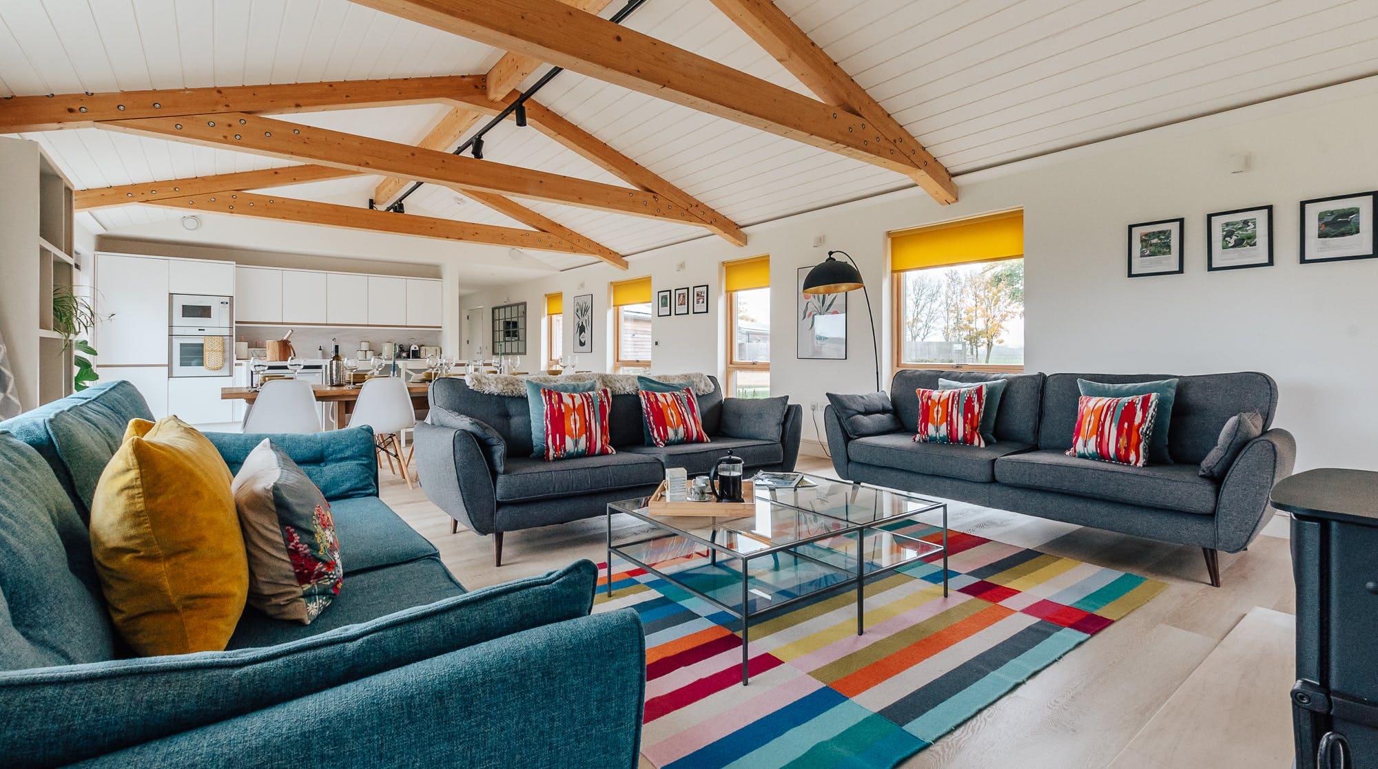 Riverside Retreat: Luxury 4-Bedroom Apartment with Hot Tub and River Views, Cambridge