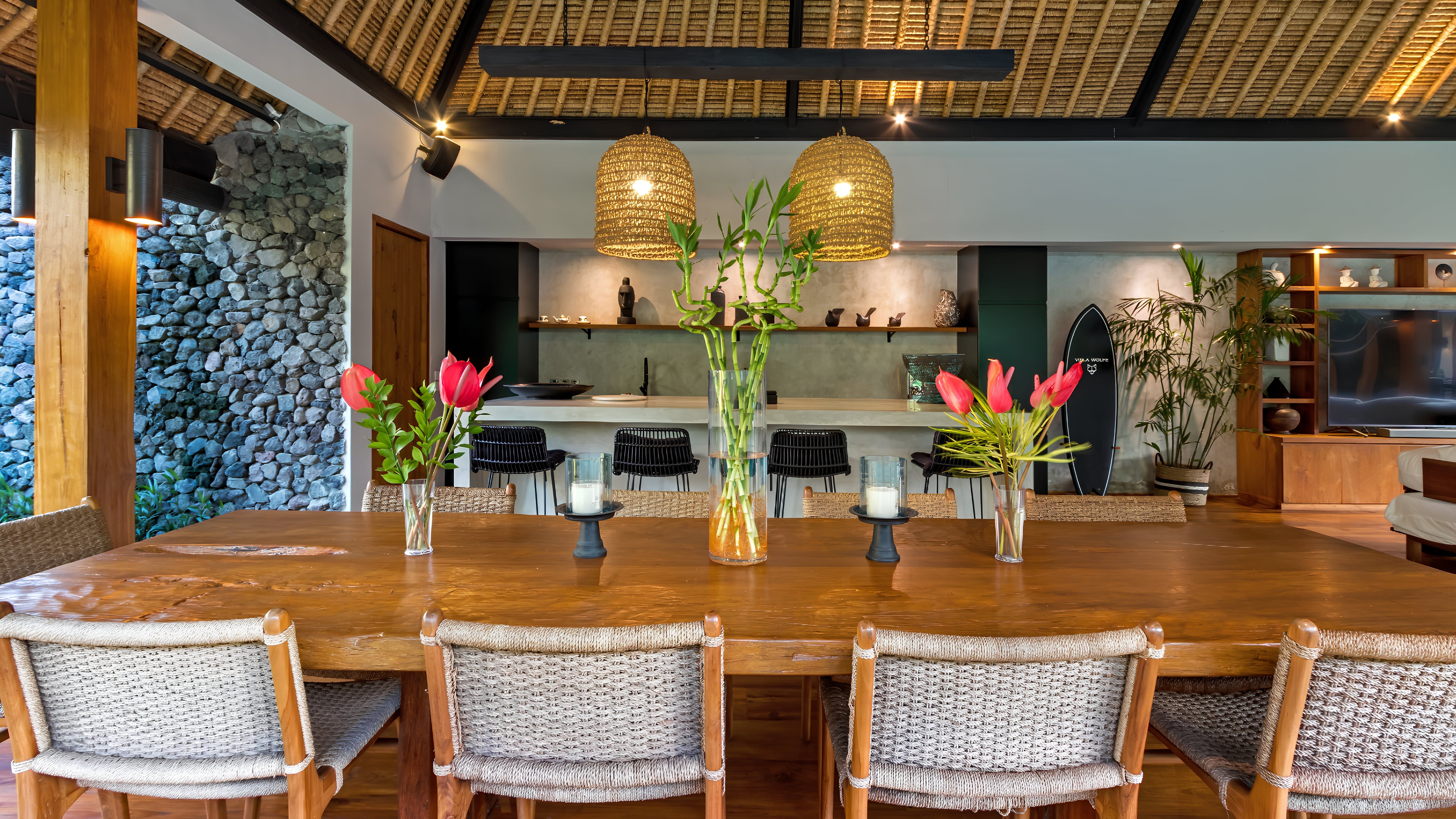 Rumah Cempaka Seminyak: Luxury 3-Bedroom Apartment with Seaview and Pool, Bali