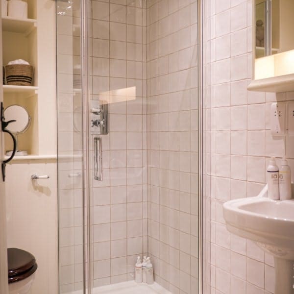 Sandstone Manor Cottage: Historic 3-Bedroom Luxury Cottage West Sussex with Private Estate Setting