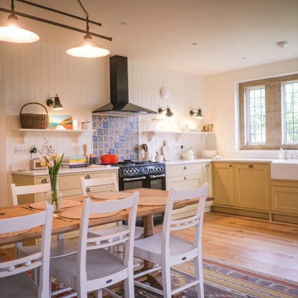 Sandstone Manor Cottage: Historic 3-Bedroom Luxury Cottage West Sussex with Private Estate Setting