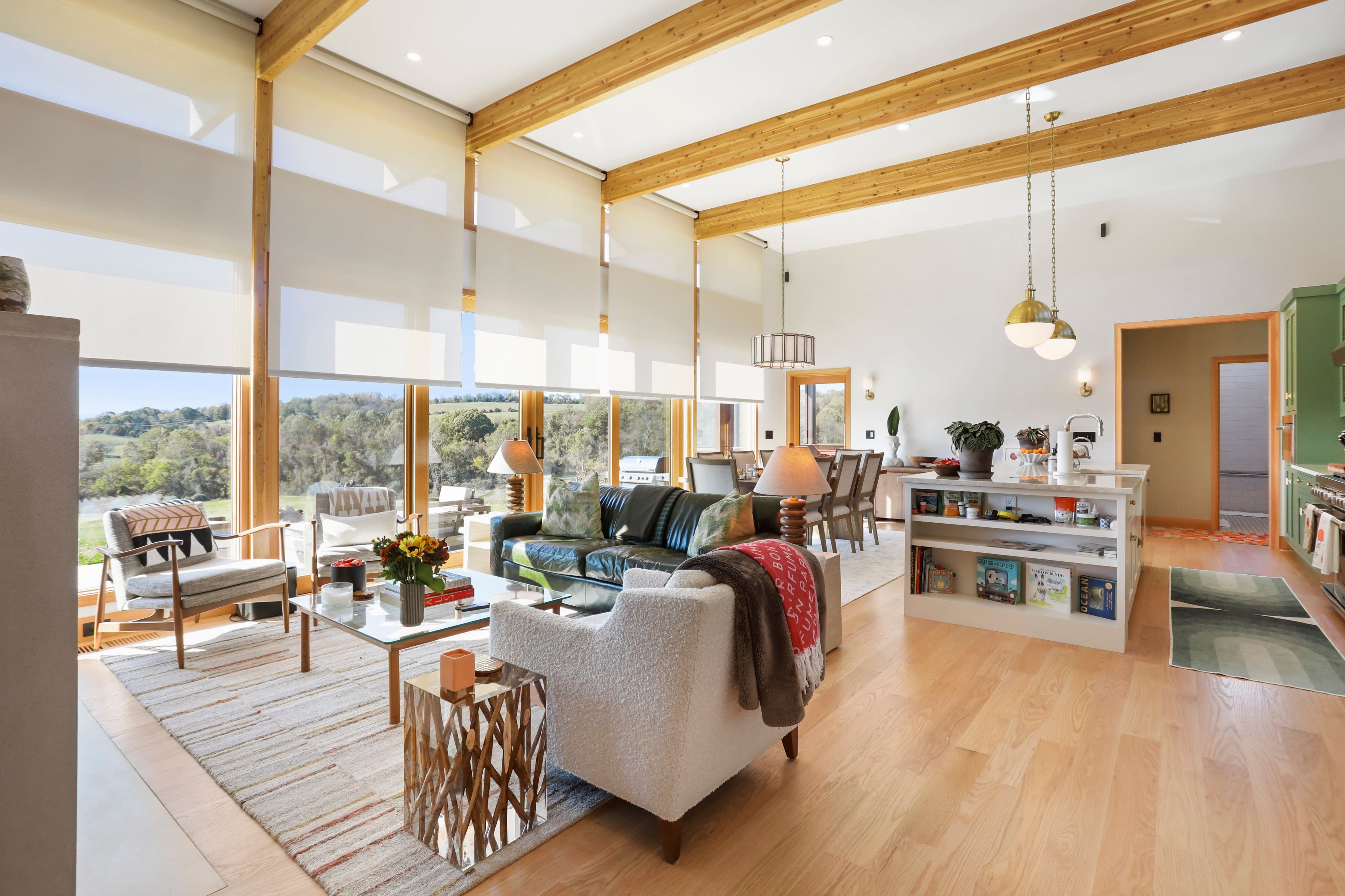 Shenandoah View Farm: Contemporary 3-Bedroom Luxury Farmhouse Rental Arlington with Private Pool and Hot Tub