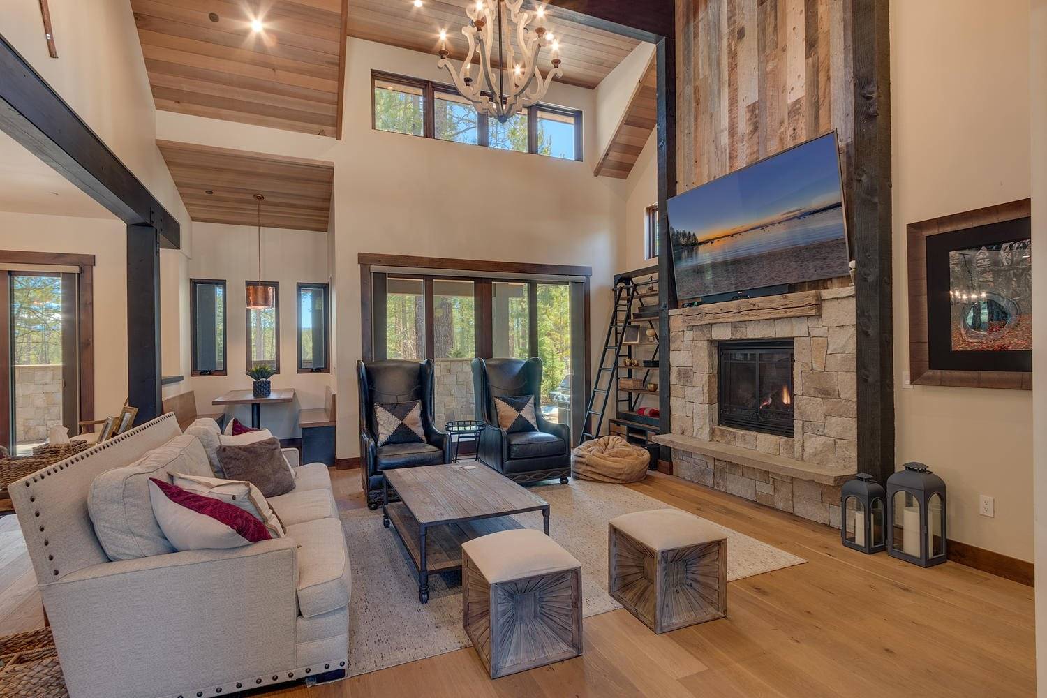 Sierra Vista Chalet: 4-Bedroom Ski Chalet Rental Truckee with Hot Tub and Lake Access