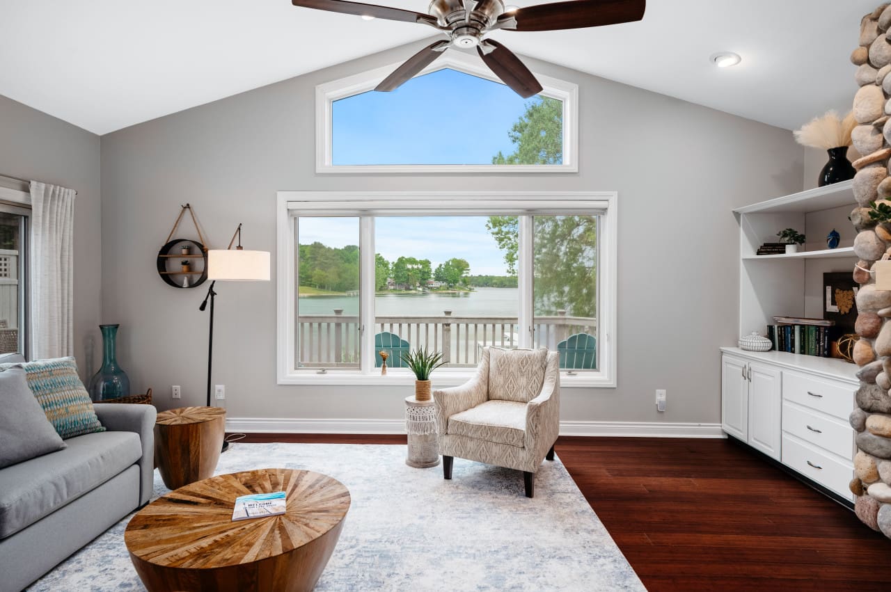 Silver Lake Haven: Stunning 5-Bedroom House with Hot Tub by Silver Lake, Grand Traverse County