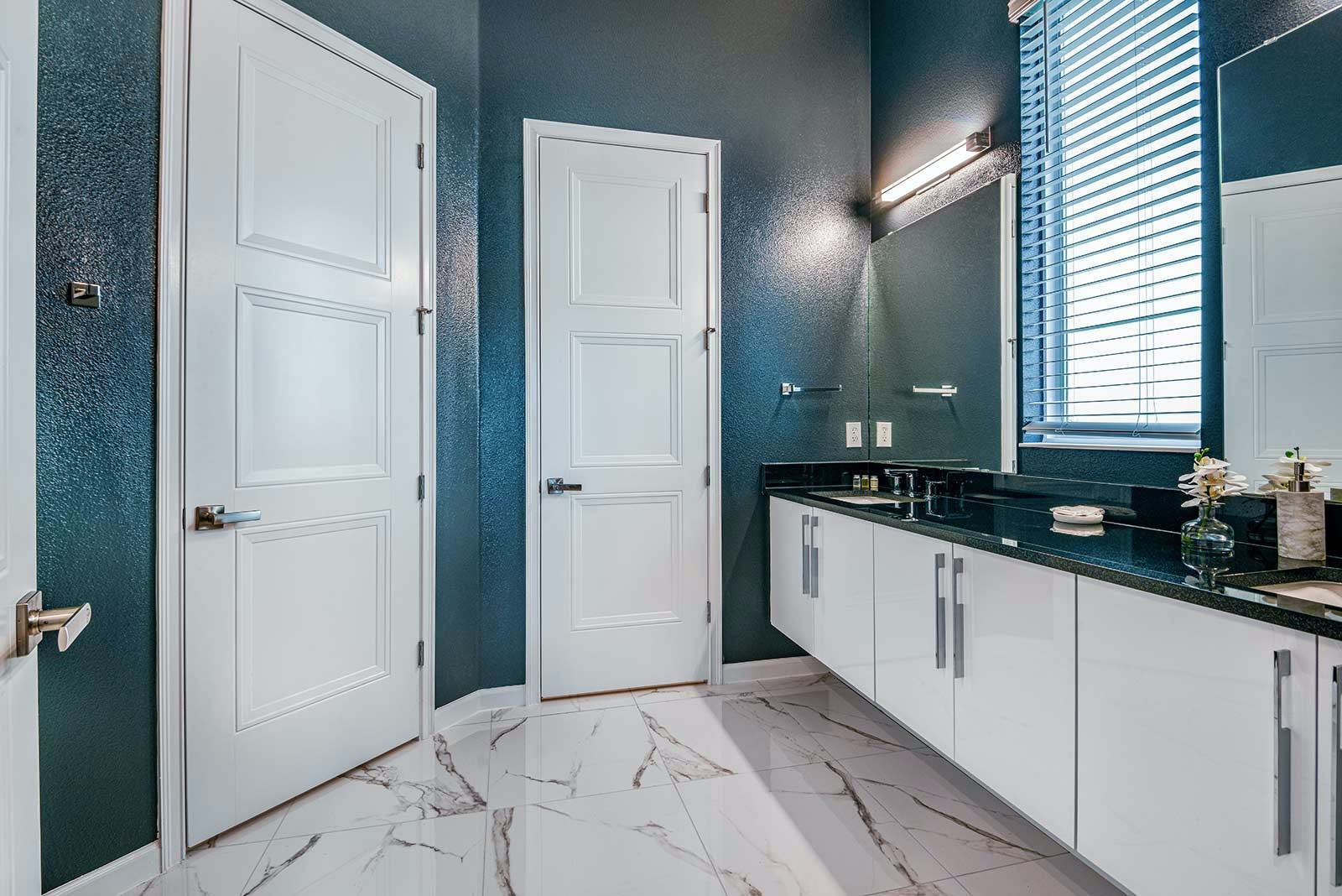 Sunshine Manor Resort: Spectacular 11-Bedroom Resort Villa Rental Florida with Private Pool and Cinema