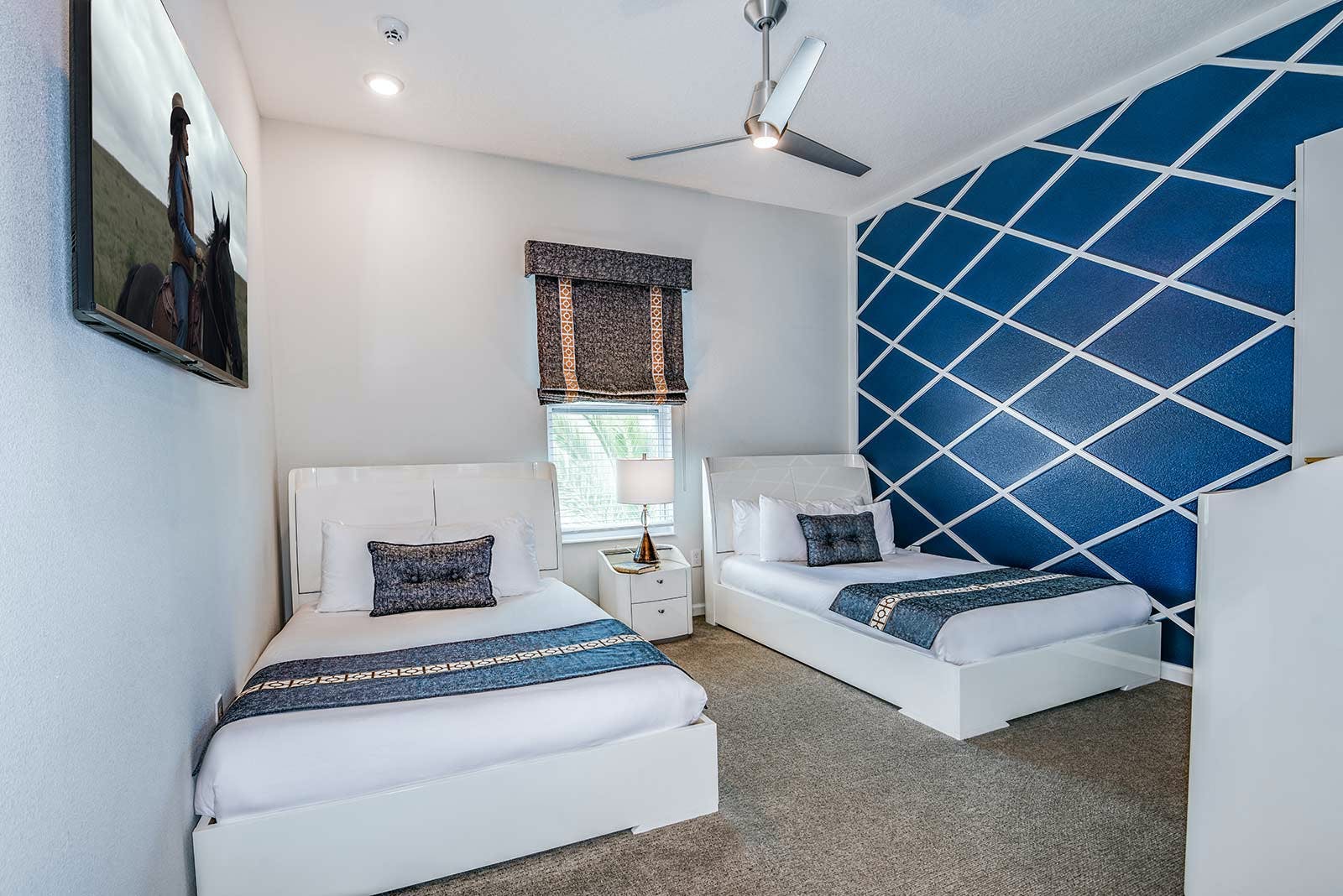 Sunshine Manor Resort: Spectacular 11-Bedroom Resort Villa Rental Florida with Private Pool and Cinema