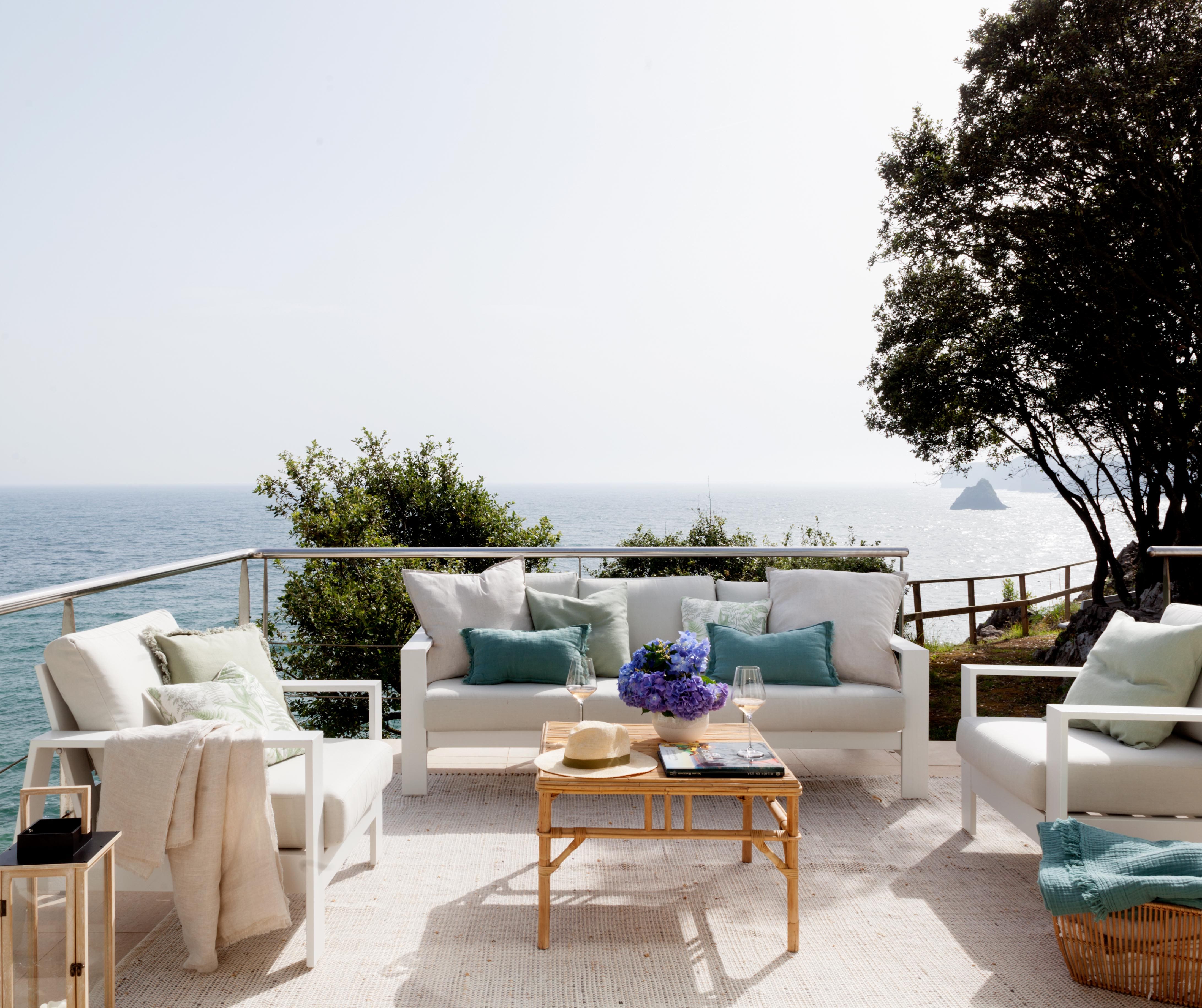 Torre de Péchon: Stunning Luxury Apartment with Seaviews and Pool, Cantabria