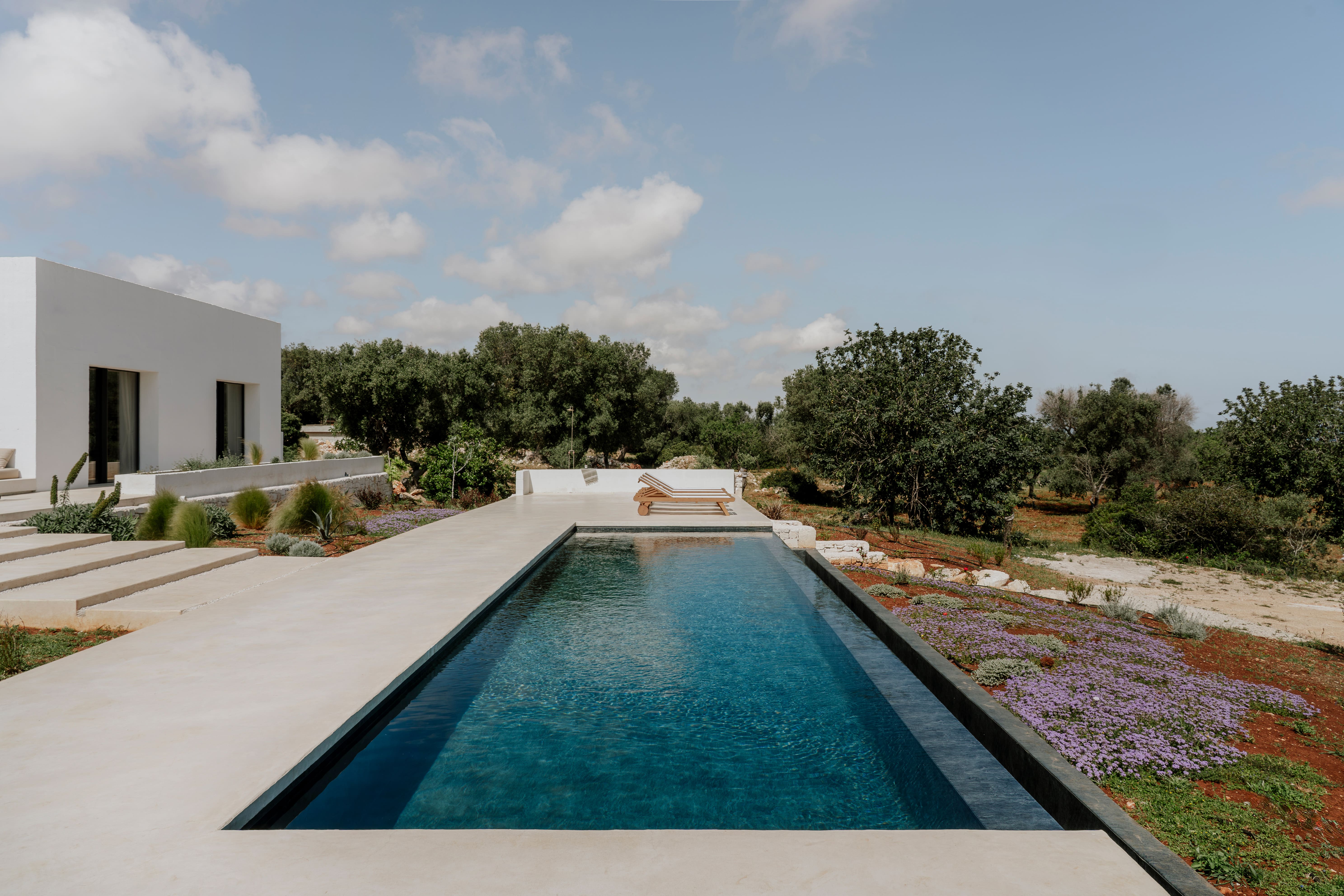 Trulli delle Stelle: 4-Bedroom Apartment Rental Ostuni with Pool and Sea Views, Apulia