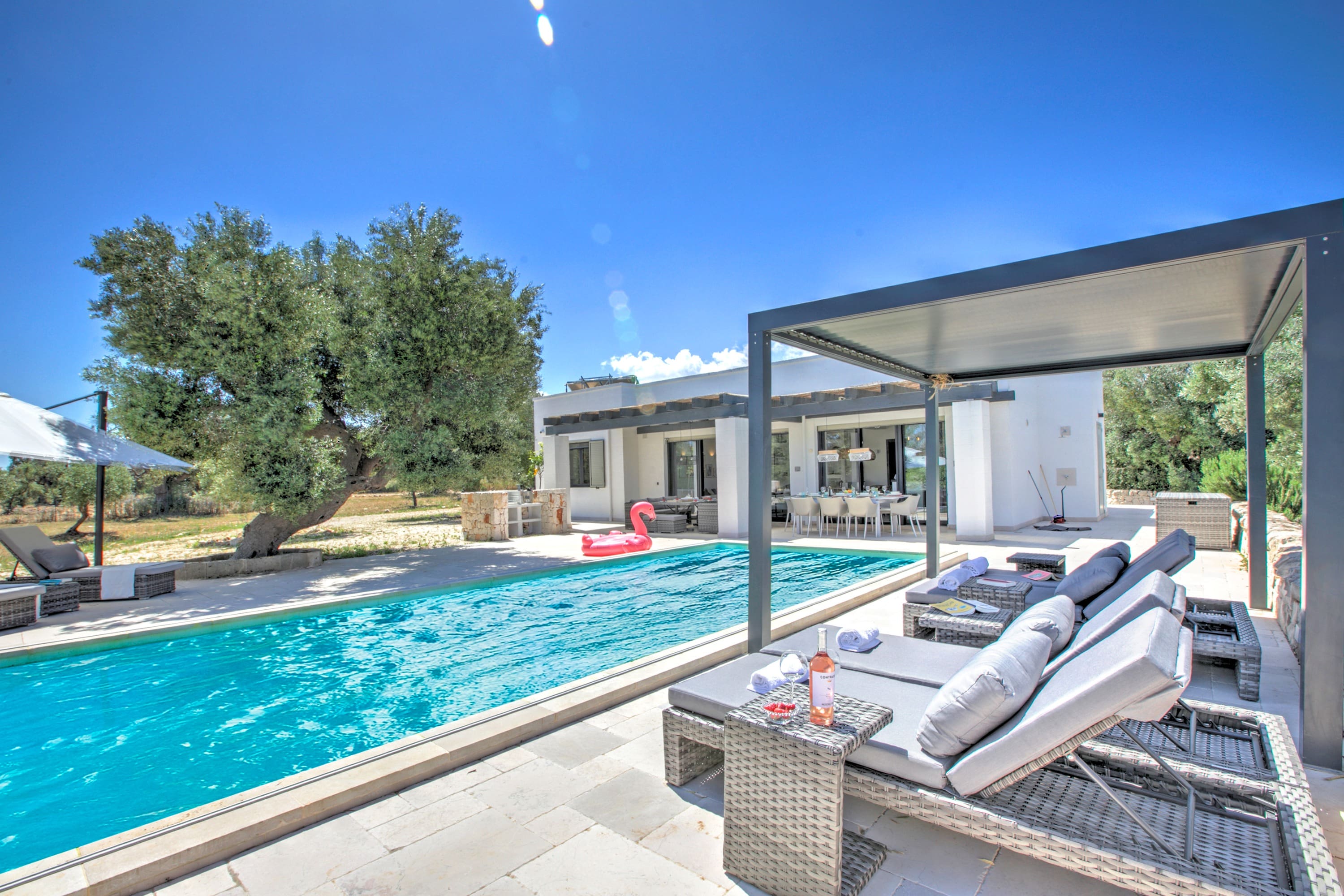 Trullo Galeso Ostuni: Luxury 4-Bedroom Villa with Seaview and Pool, Ostuni