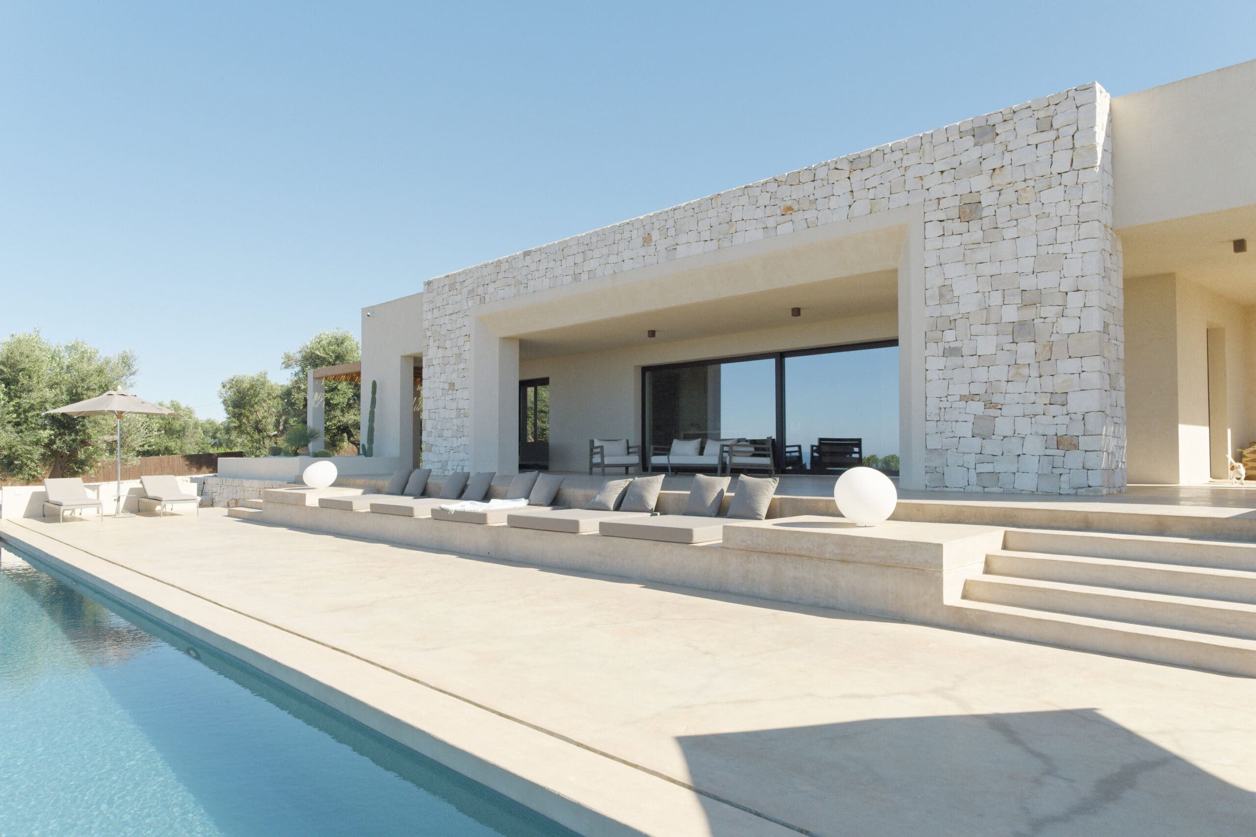 Trullo Levante Carovigno: 4-Bedroom Luxury Apartment with Infinity Pool, Apulia