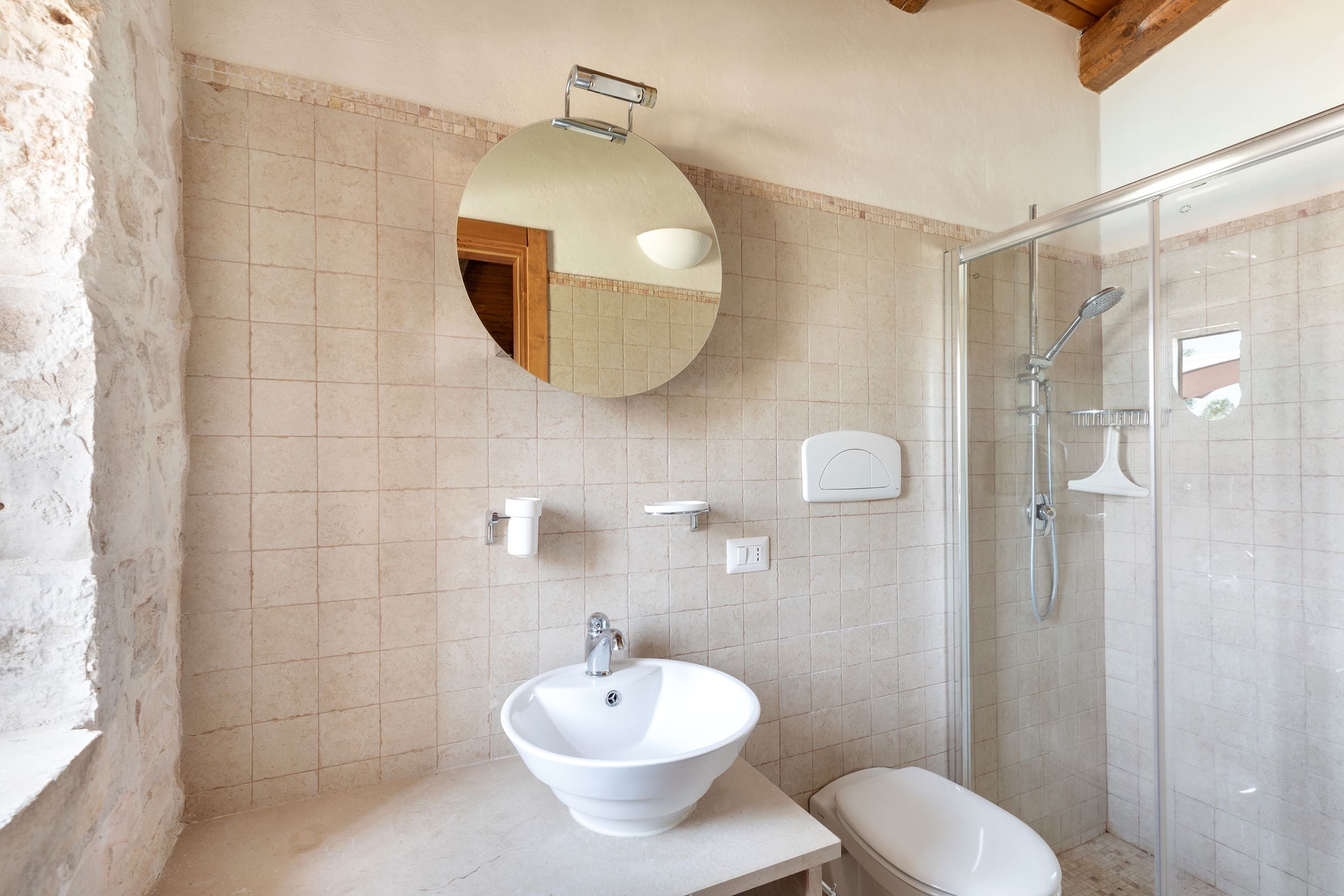 Trullo Mandorlo Locorotondo: Charming 2-Bedroom Apartment with Pool and Hot Tub, Puglia