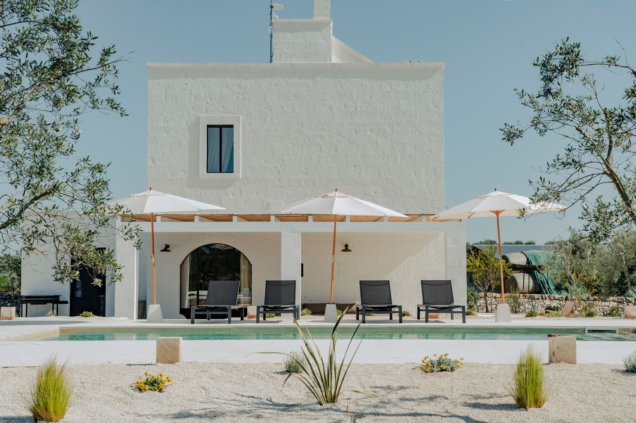Trullo Mandorlo Ostuni Puglia: Charming 3-Bedroom Luxury Villa with Pool, Puglia