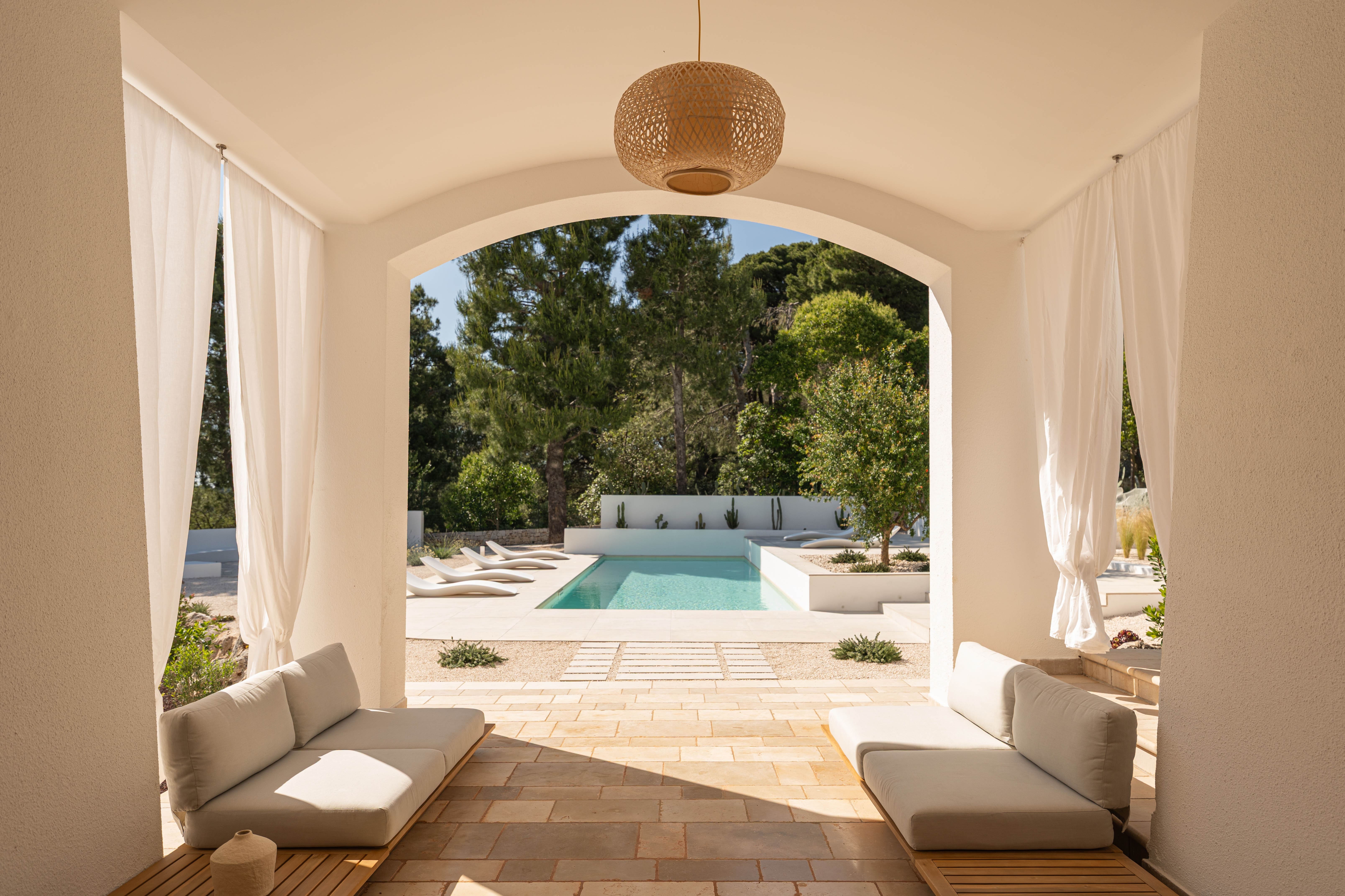 Trullo Melograno Monopoli: Stylish 3-Bedroom Luxury Villa with Pool and Sea Views, Puglia