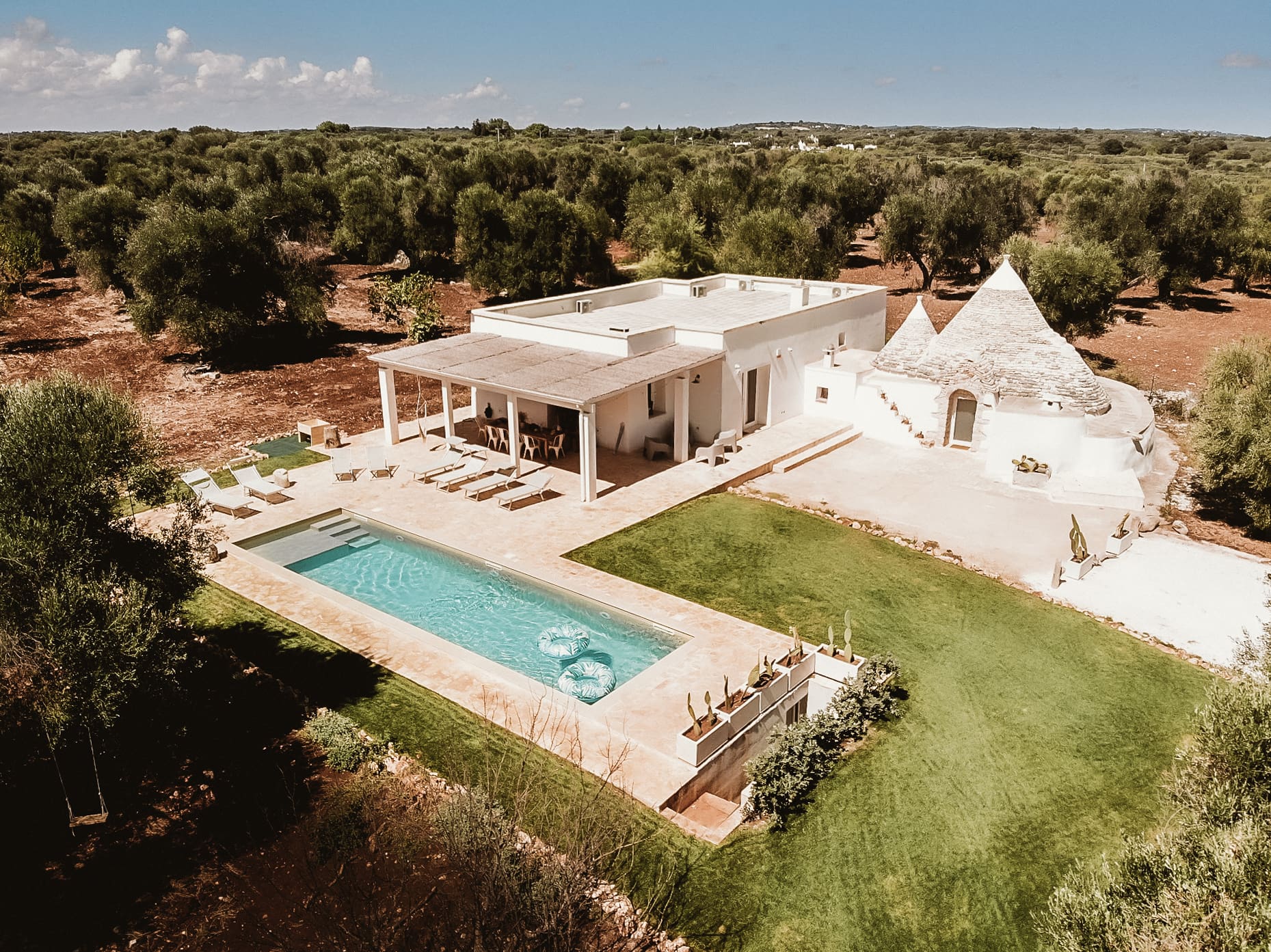 Trullo Oliva Ostuni: Luxury 4-Bedroom Villa with Private Pool, Ostuni