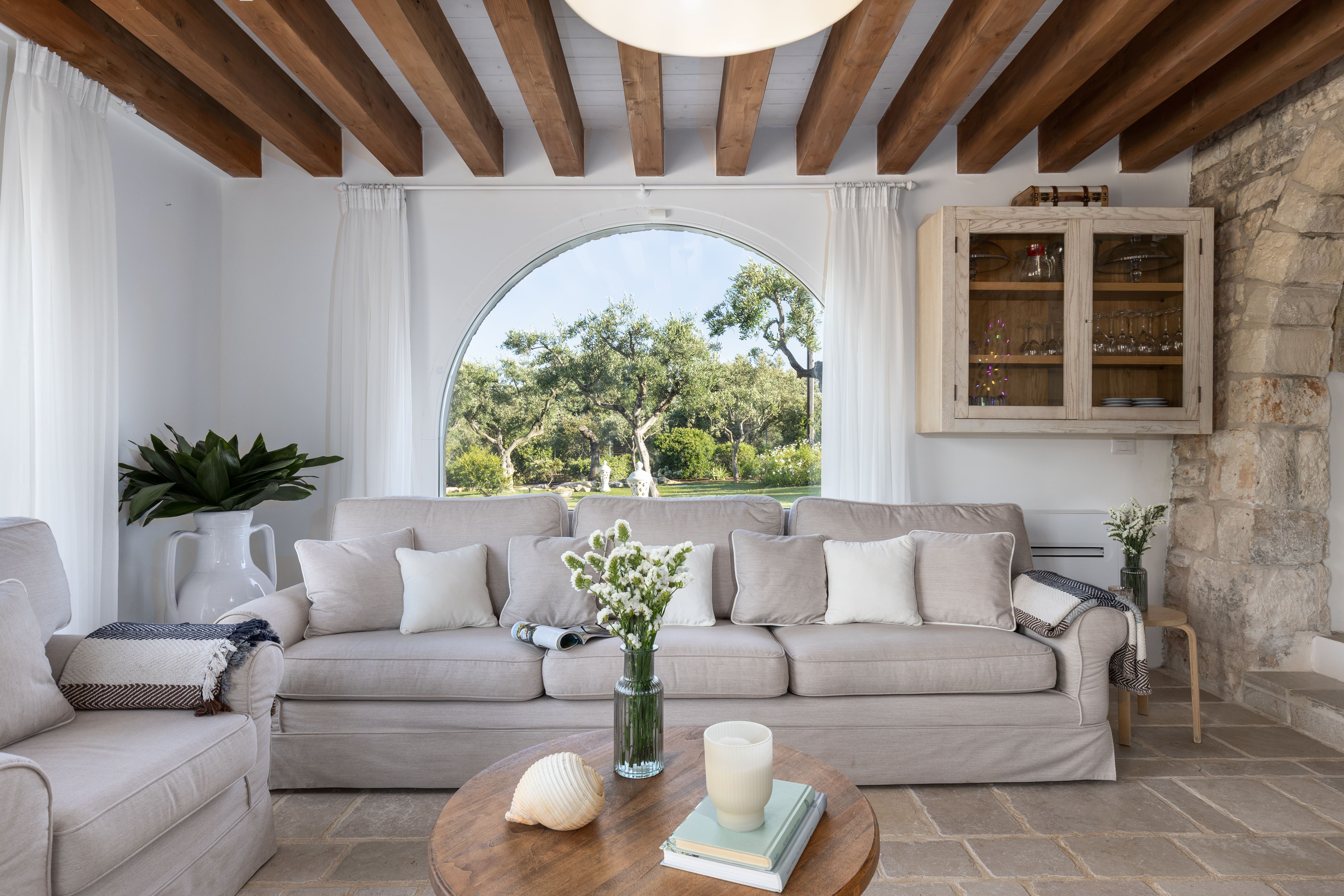 Trullo Oliveto Monopoli: Spacious 5-Bedroom Apartment with Pool and Air-Con, Monopoli