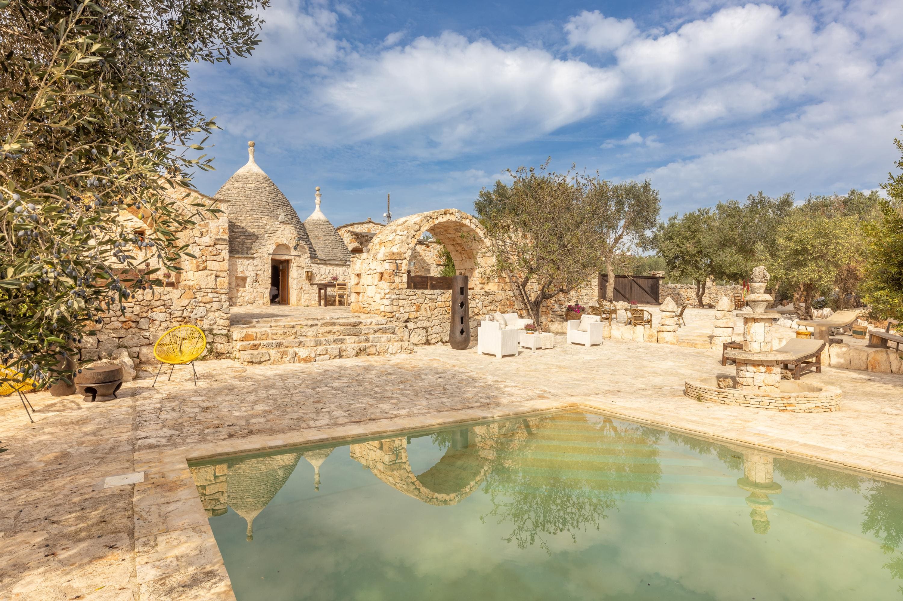 Trullo Oliveto Ostuni Ostuni 2: Spacious 9-Bedroom Luxury Apartment with Pool, Ostuni