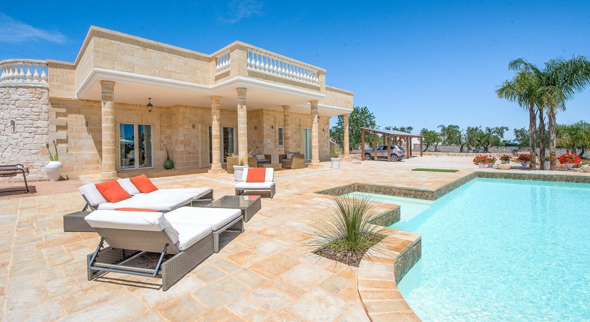 Trullo Oliveto Ostuni Ostuni 4: Spacious 4-Bedroom Apartment with Seaview and Pool, Ostuni