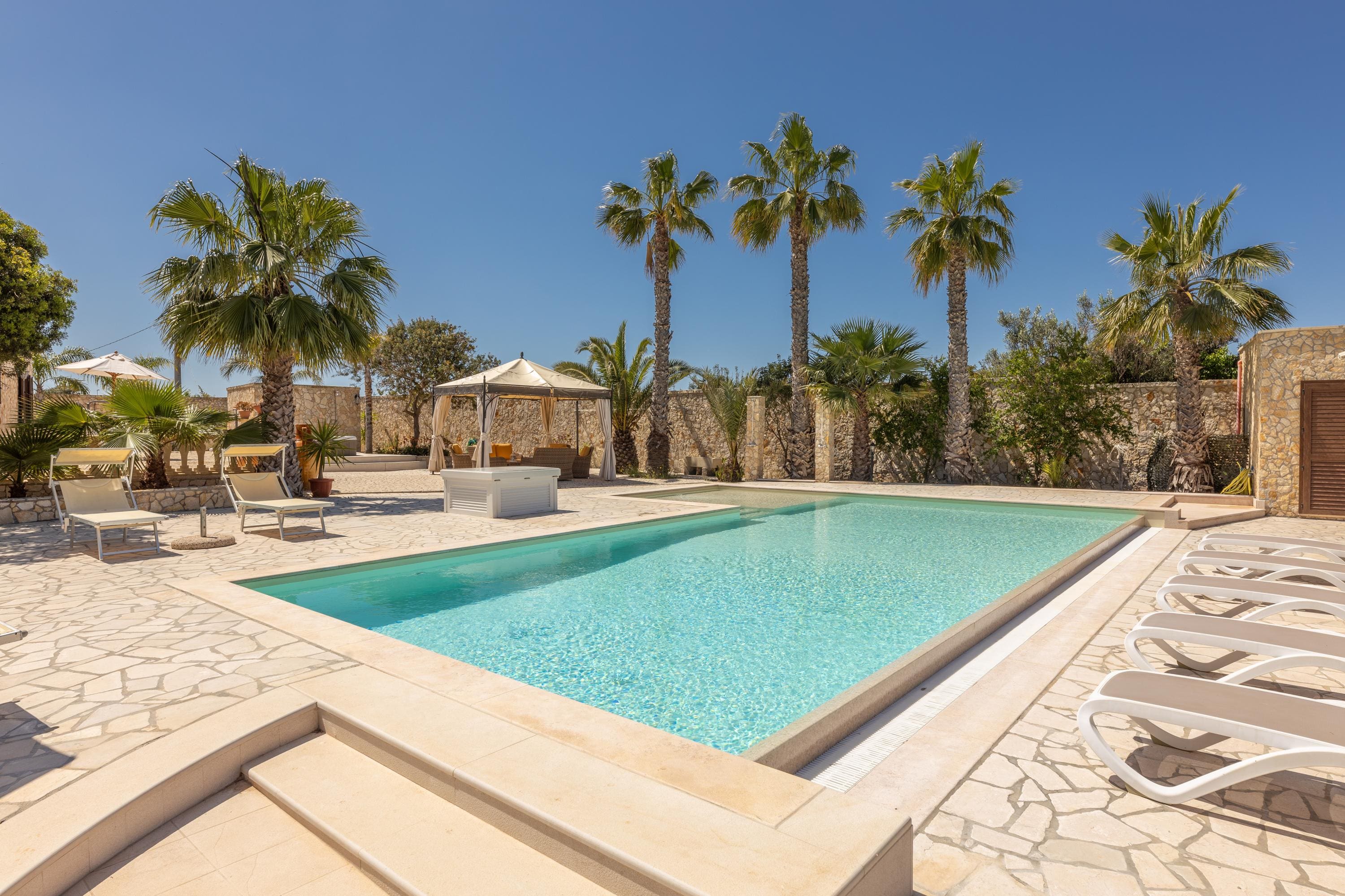 Trullo Quercia Tricase: Spacious 6-Bedroom Apartment with Pool and Seaview, Tricase