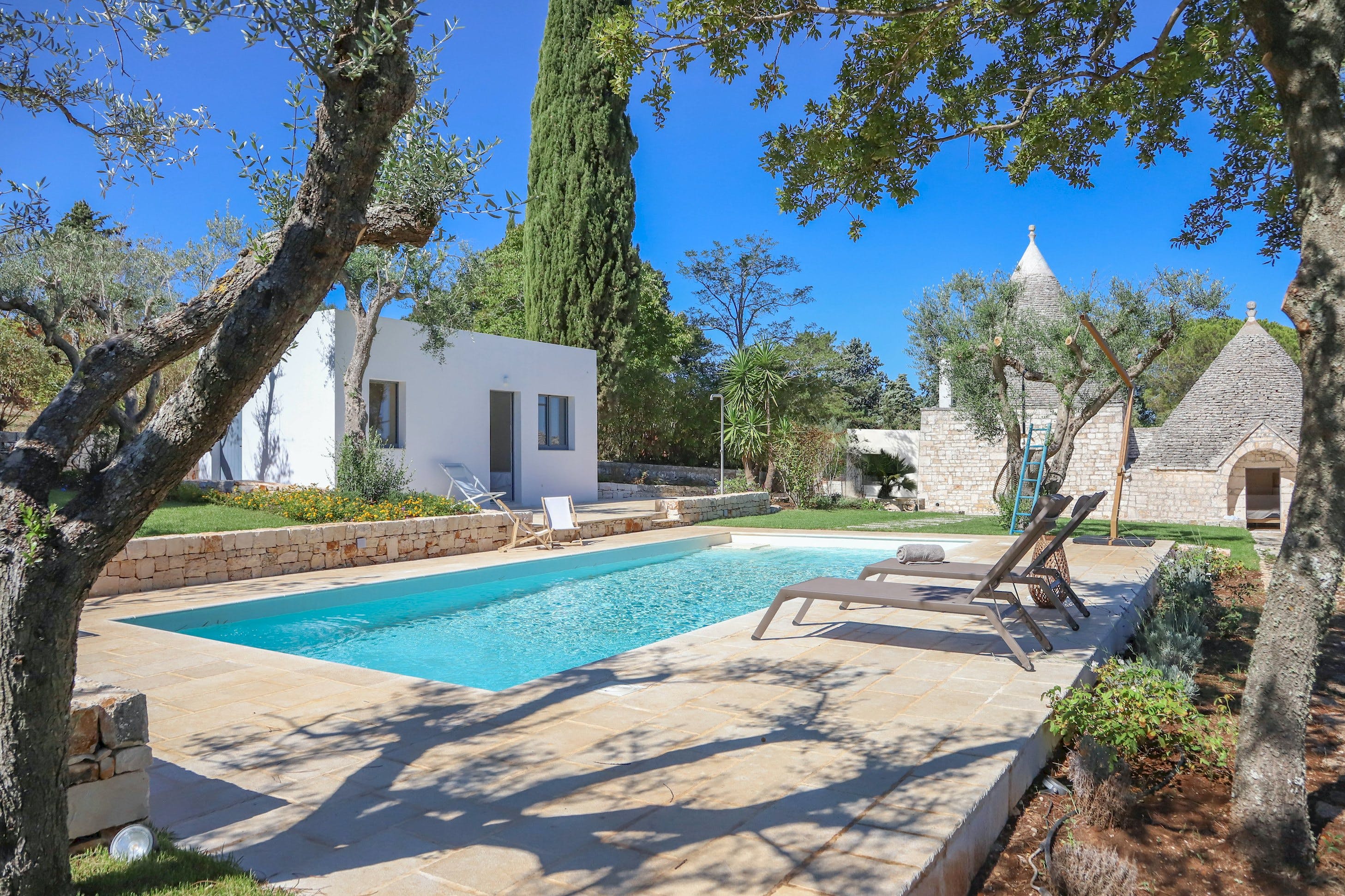 Trullo Scirocco Monopoli: Seaview Villa with Private Pool and Sauna, 4 Bedrooms, Monopoli