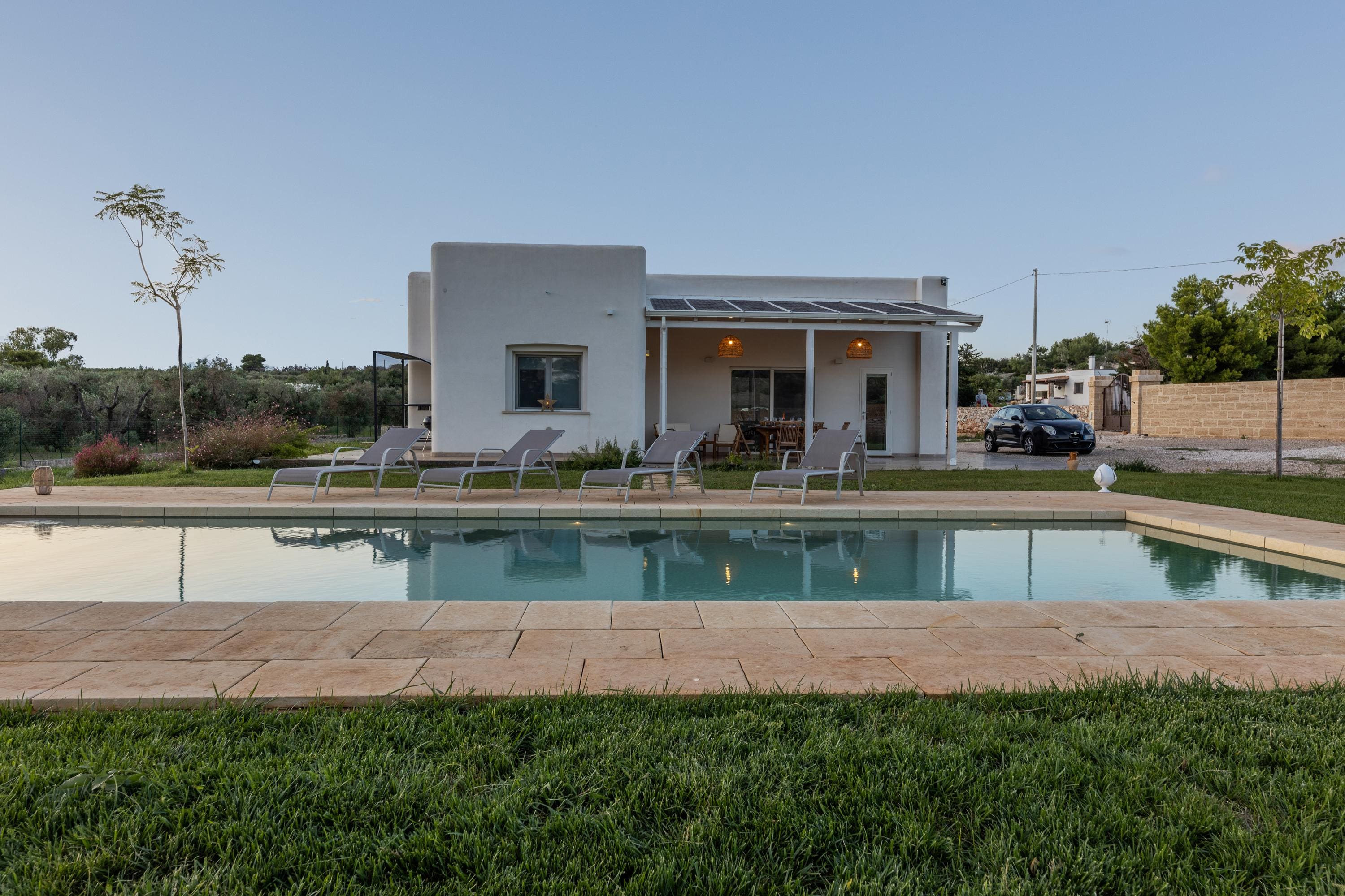 Trullo Sirocco Apulia: Luxury 2-Bedroom Apartment with Seaview, Puglia