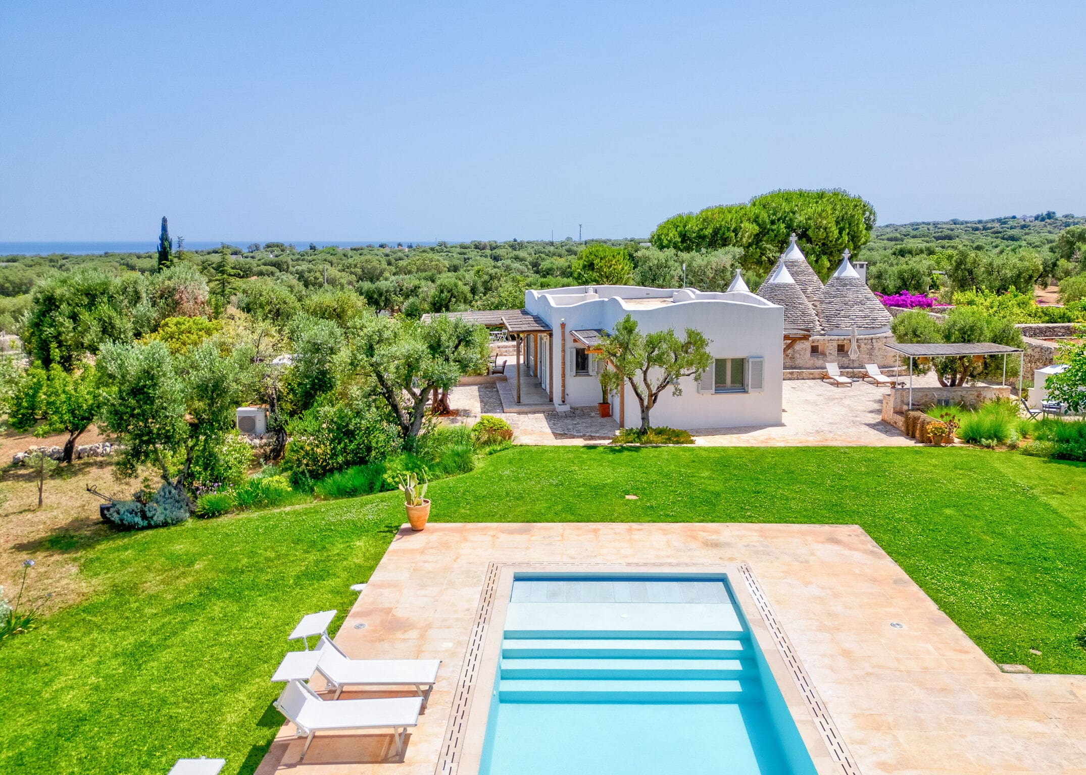 Trullo Torre Carovigno: Luxury 3-Bedroom Villa with Seaview and Pool, Carovigno