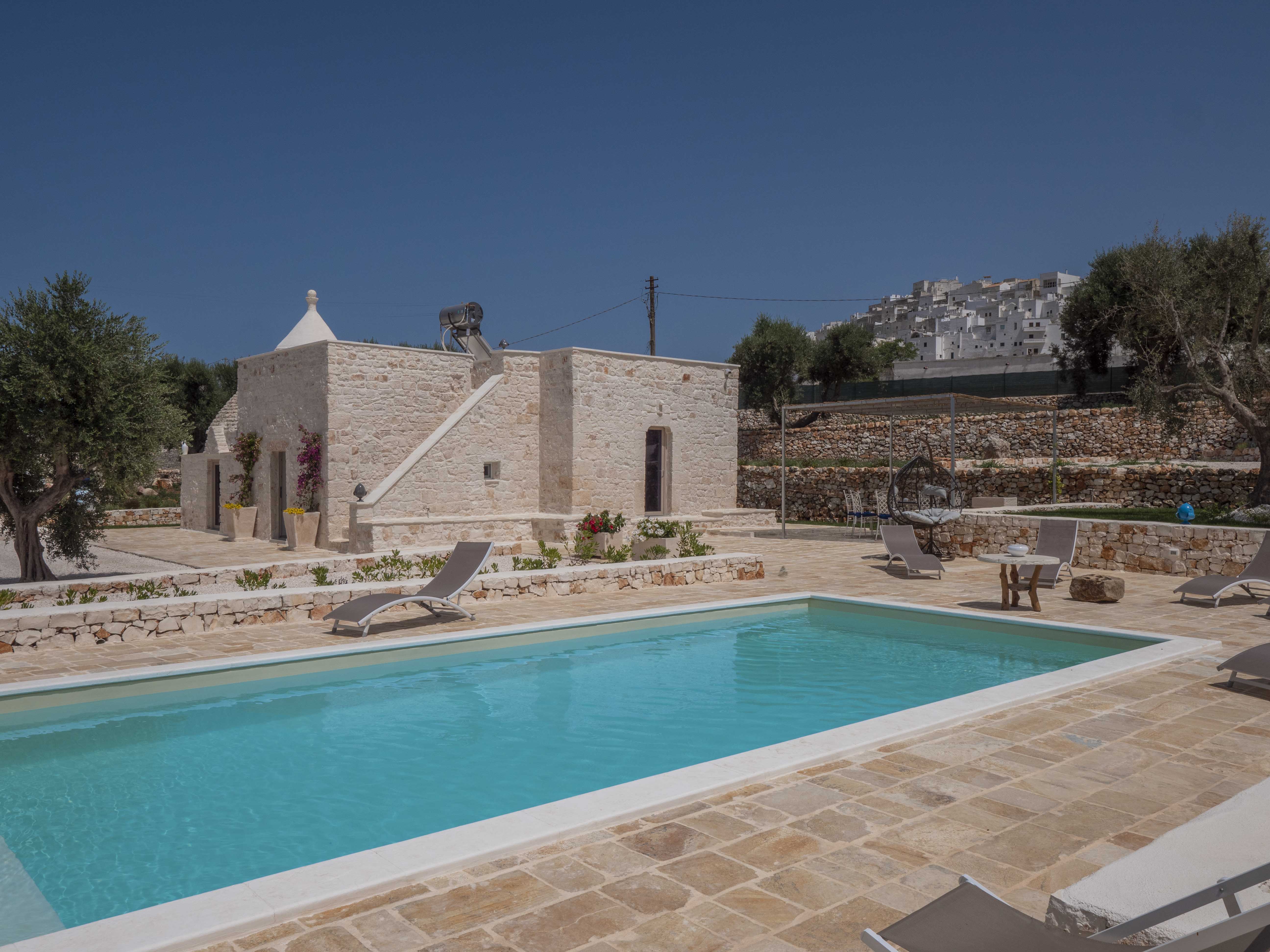 Trullo Uliveto Ostuni Ostuni 7: Luxury 4-Bedroom Apartment with Private Pool, Ostuni