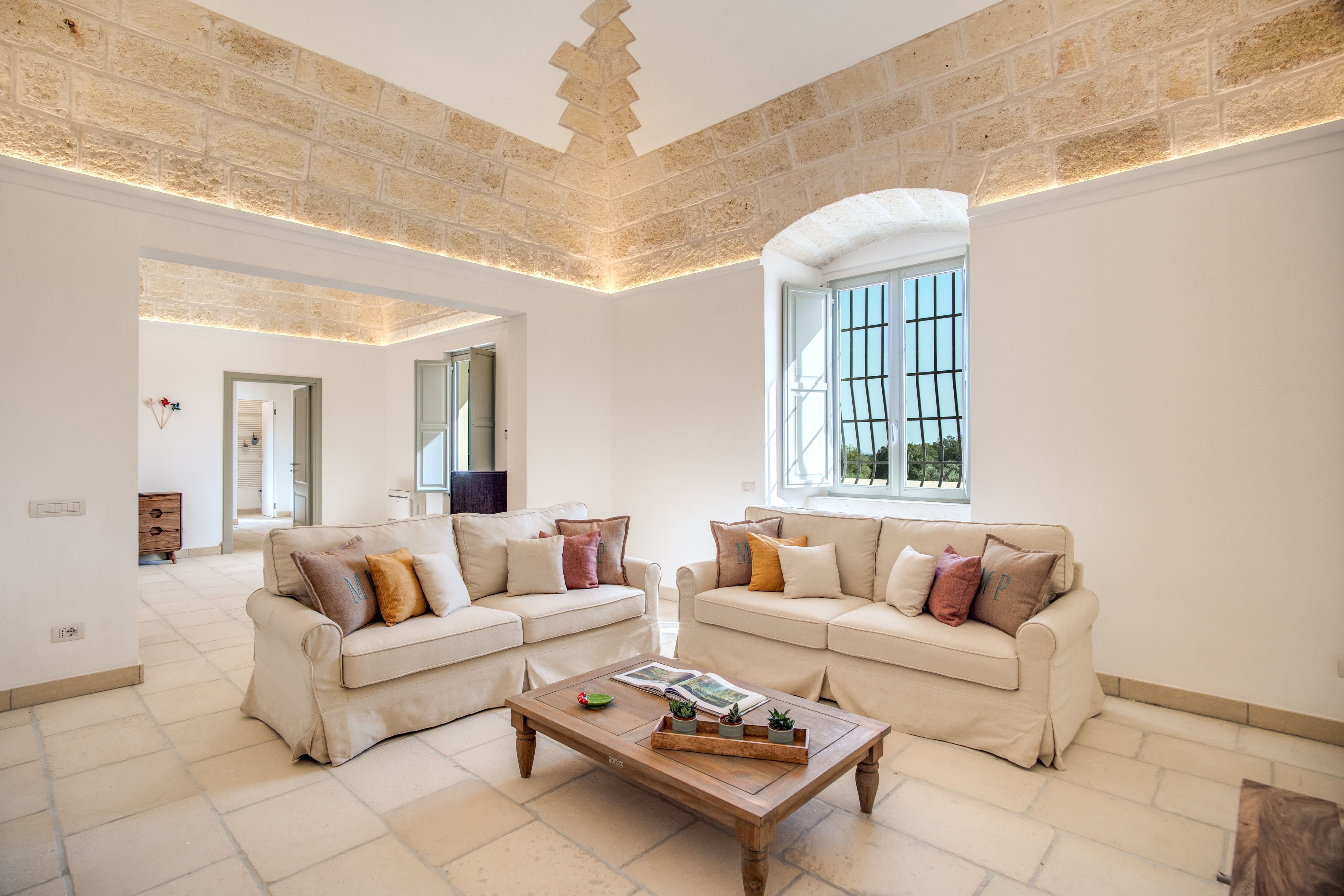 Trullo Uliveto Ostuni Ostuni: Exquisite 5-Bedroom Villa with Seaview and Pool, Ostuni