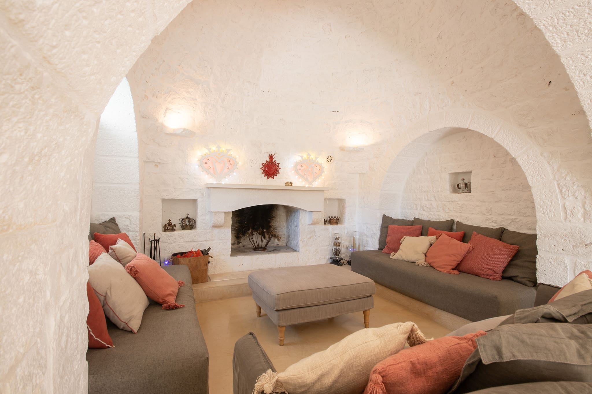 Trullo Ulivo Cisternino: Luxury 4-Bedroom Trulli with Pool and Countryside Views, Puglia