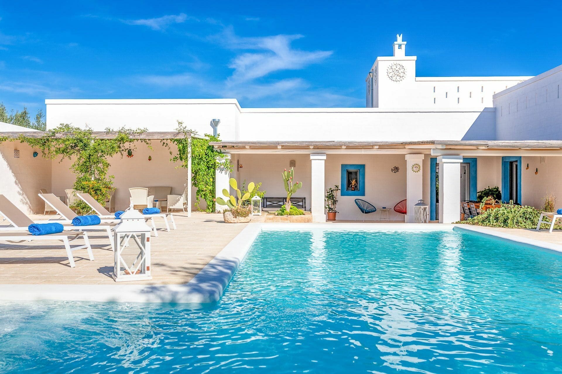 Trullo Valle Martina: Luxury 5-Bedroom Apartment with Pool, Martina Franca