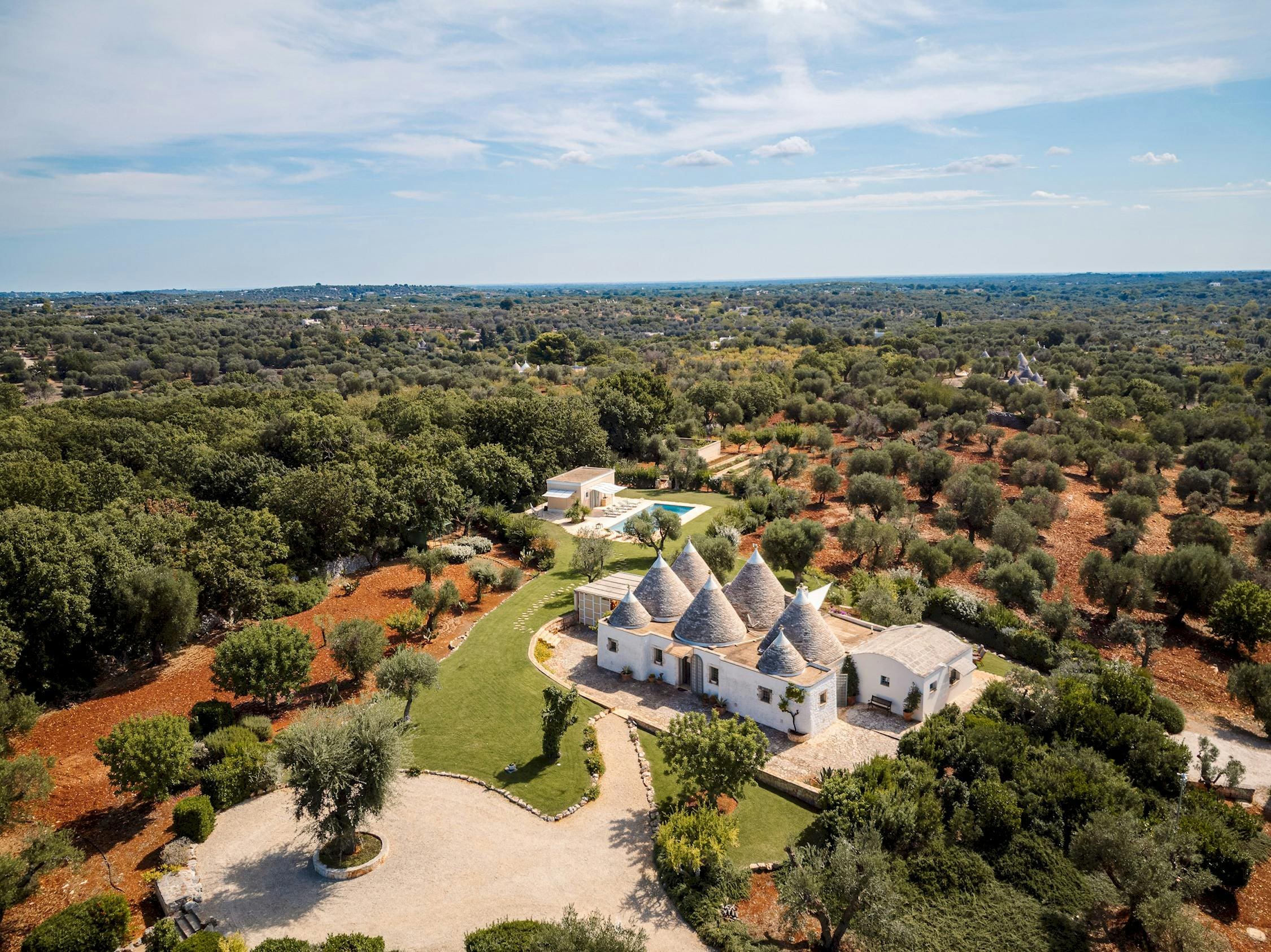Trullo Valle Ostuni: 4-Bedroom Trulli with Swimming Pool, Apulia