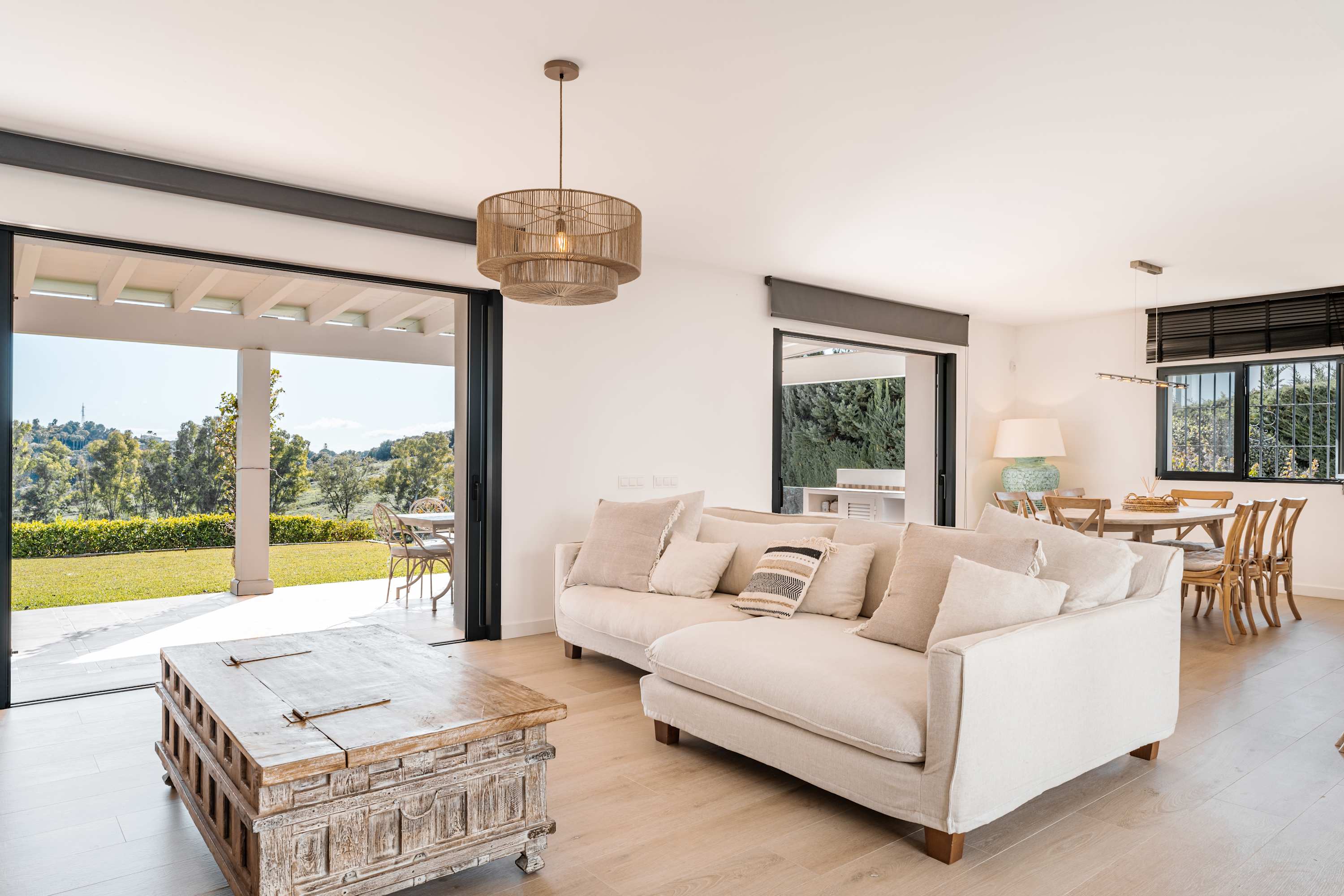 Villa Acequia San Pedro: Elegant 4-Bedroom Villa with Pool and Golf Access, San Pedro de Alcántara