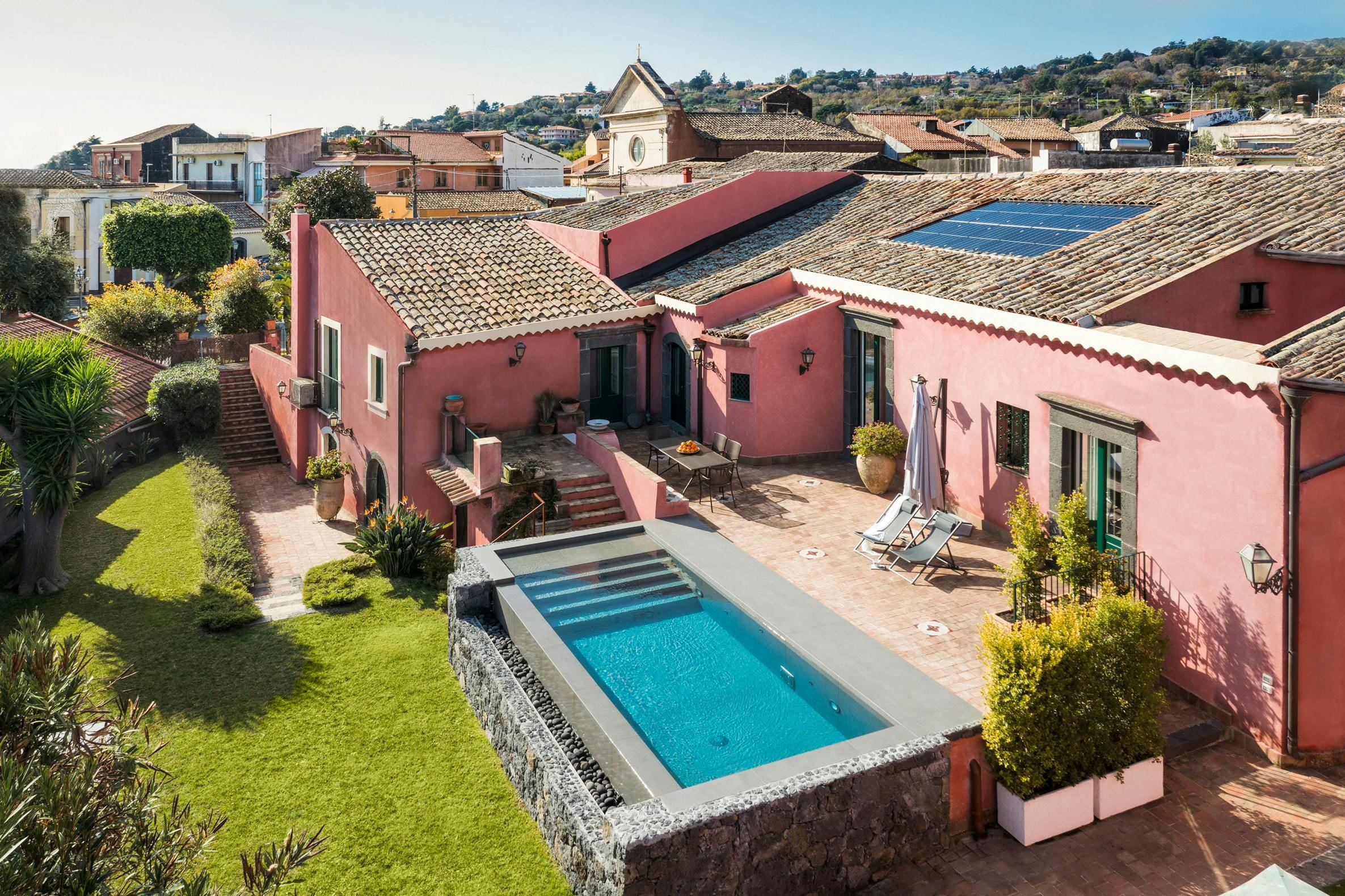 Villa Aci Viagrande: Luxury 4-Bedroom Villa with Seaview and Pool, Catania