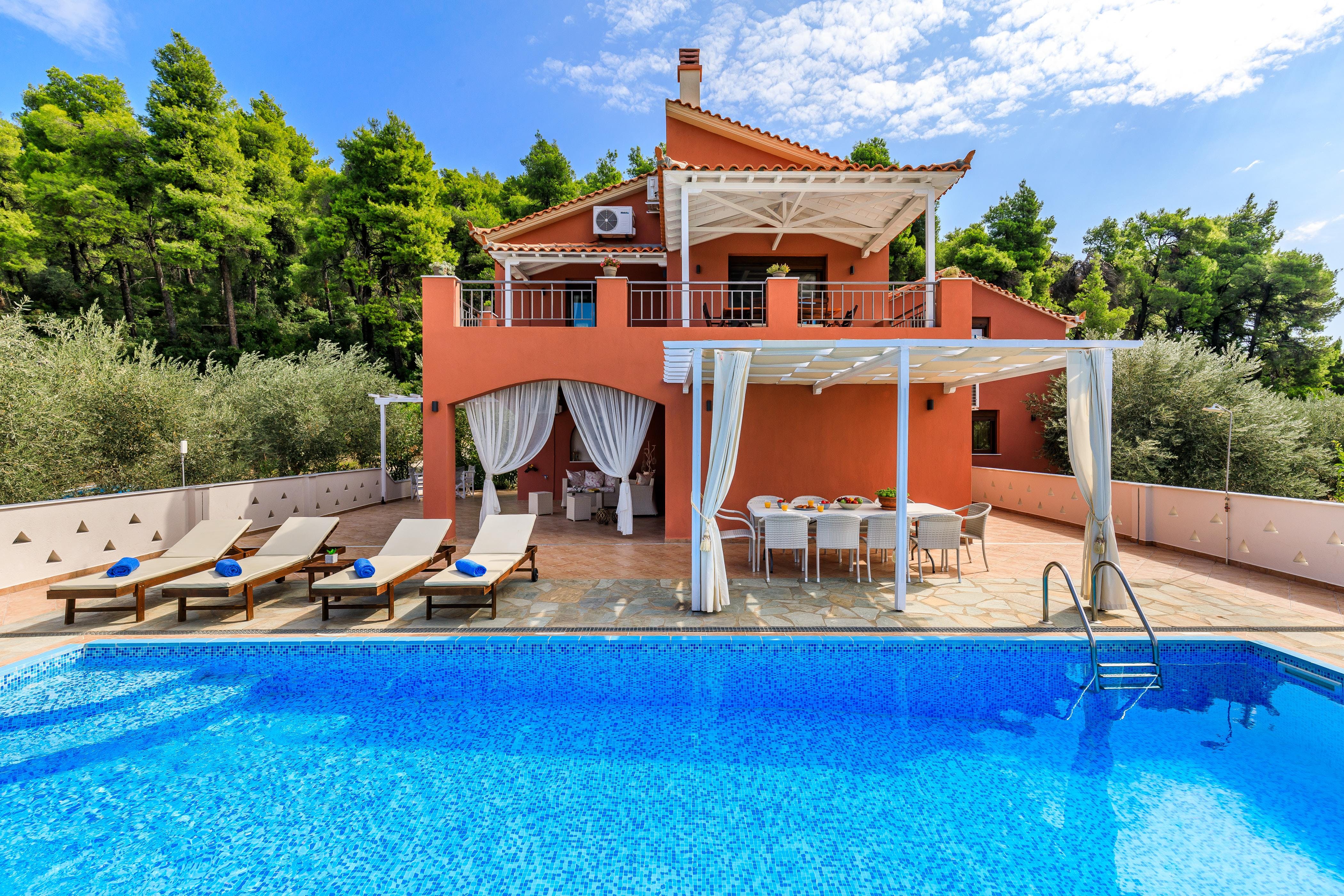Villa Aderfo Skopelos: Luxury 5-Bedroom Apartment with Seaview and Pool, Skopelos