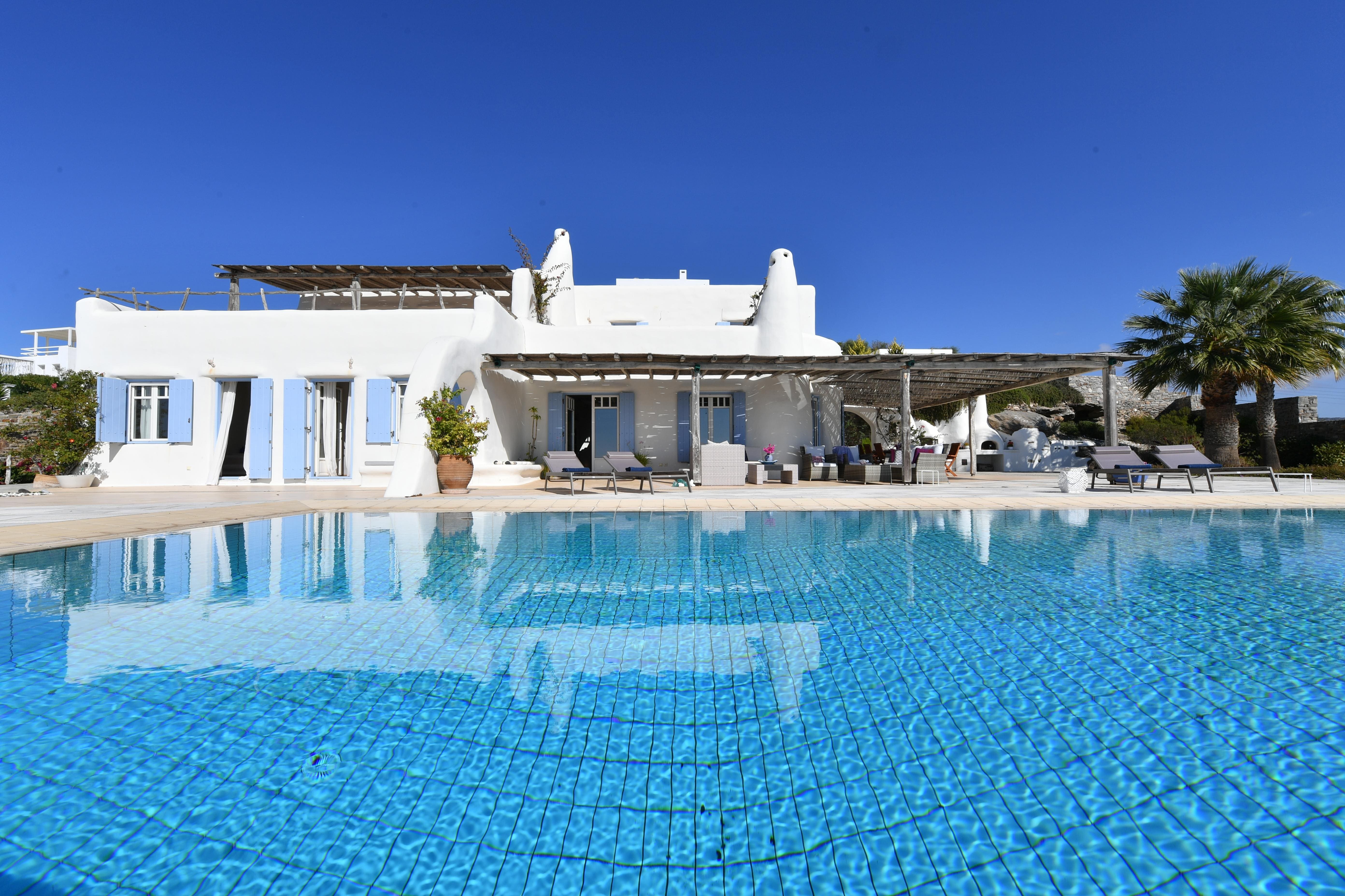 Villa Aetos Paros: Luxury 6-Bedroom Apartment with Infinity Pool and Sea Views, Paros