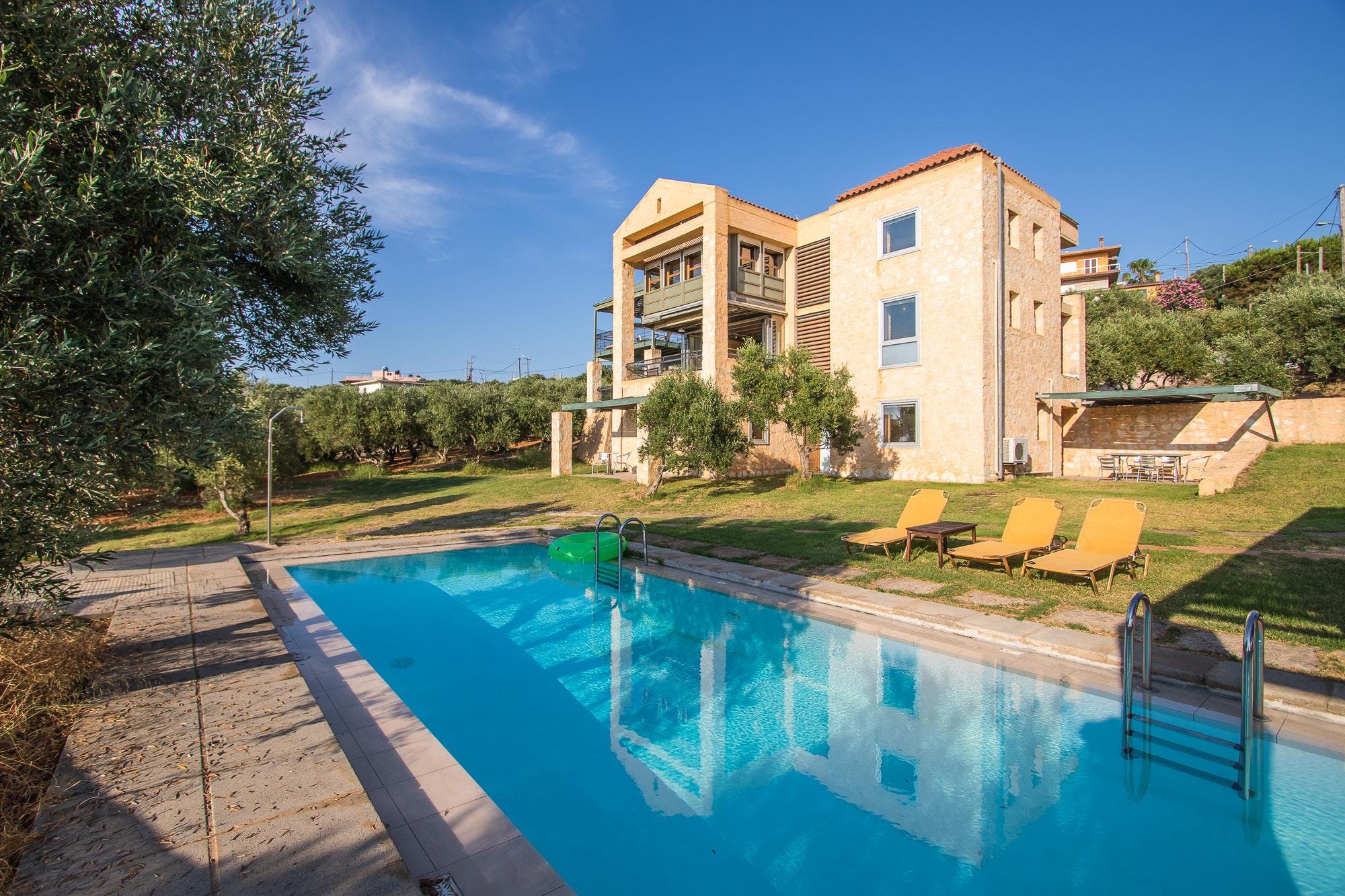 Villa Agapi Agia Marina: Spacious 6-Bedroom Apartment with Pool and Sea Views, Agia Marina