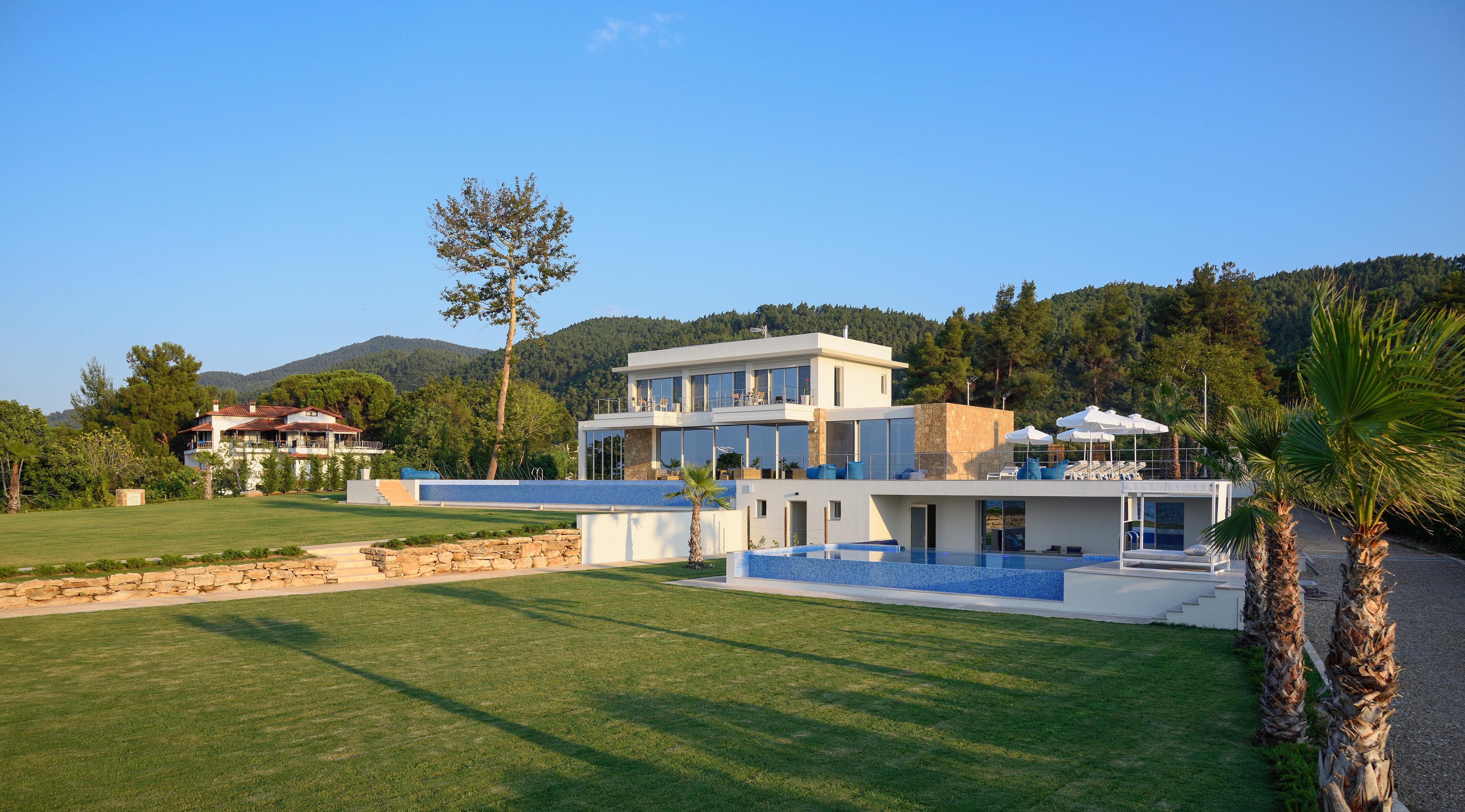 Villa Agios Nikiti: Spacious 8-Bedroom Luxury Apartment with Sea Views, Halkidiki