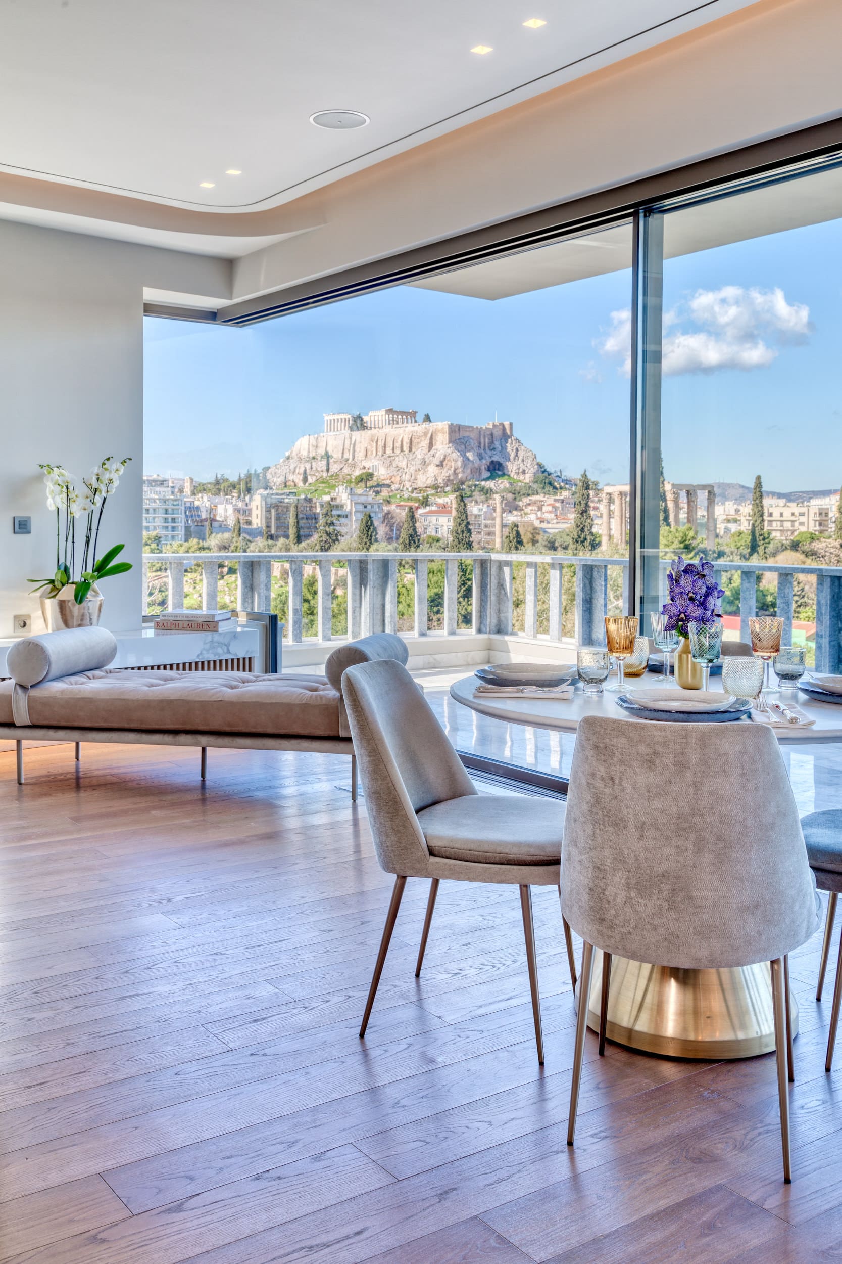 Villa Akropolis Athens: Luxury 2-Bedroom Apartment with Acropolis Views, Athens