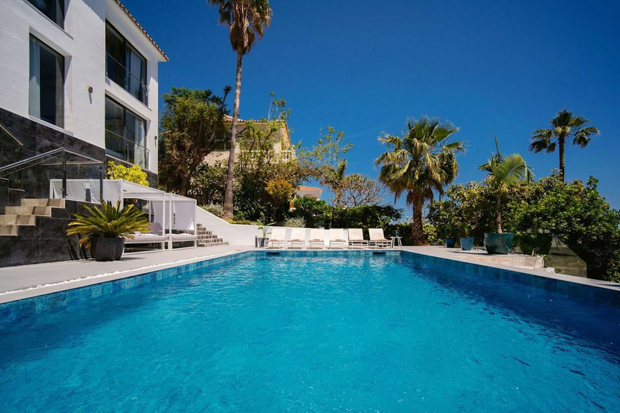 Villa Algarrobo Benalmadena: Luxury 7-Bedroom Villa with Pool and Seaviews, Benalmadena