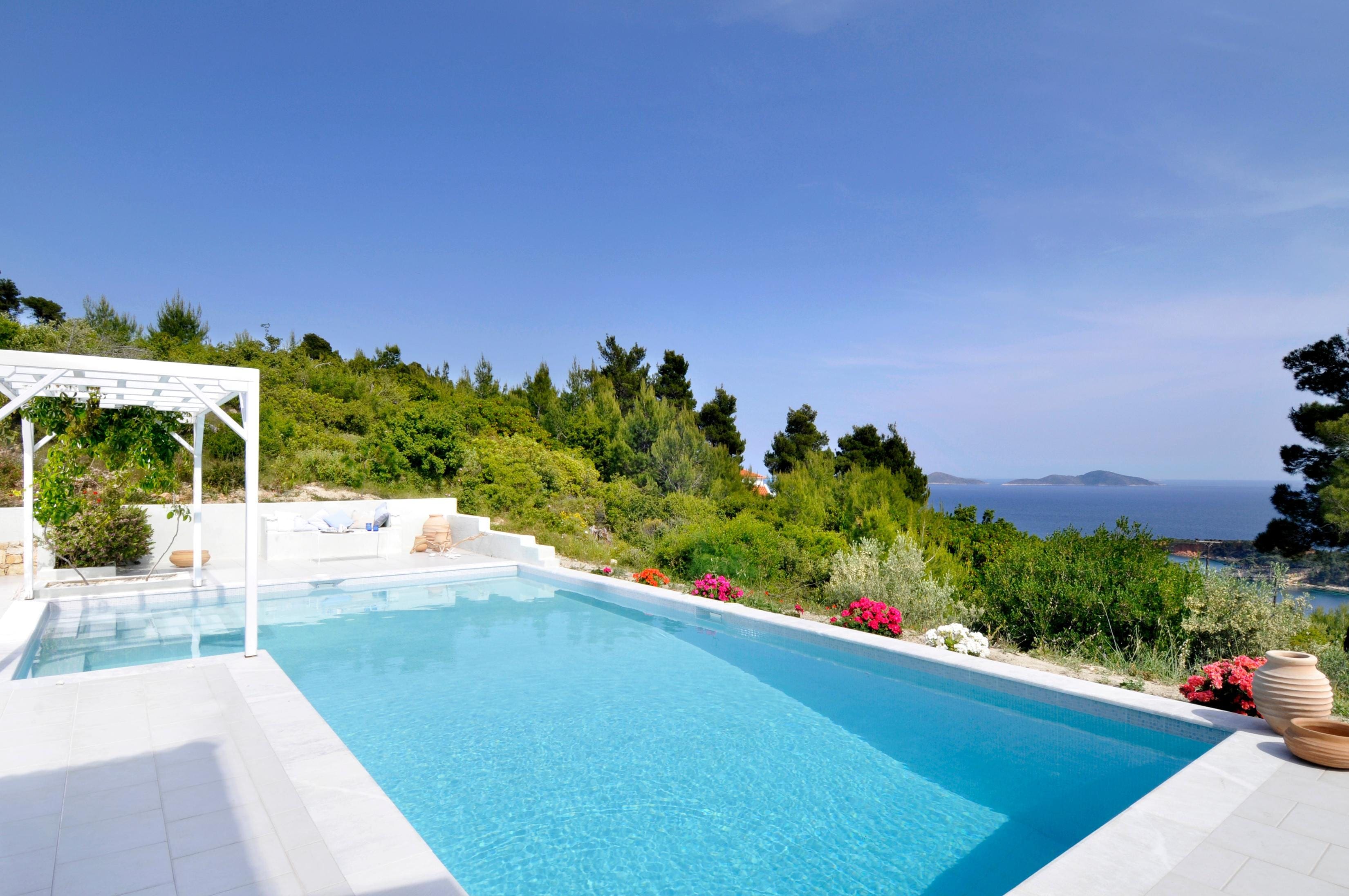 Villa Alonissos Glyfa: Charming 2-Bedroom Apartment with Sea Views, Alonnisos
