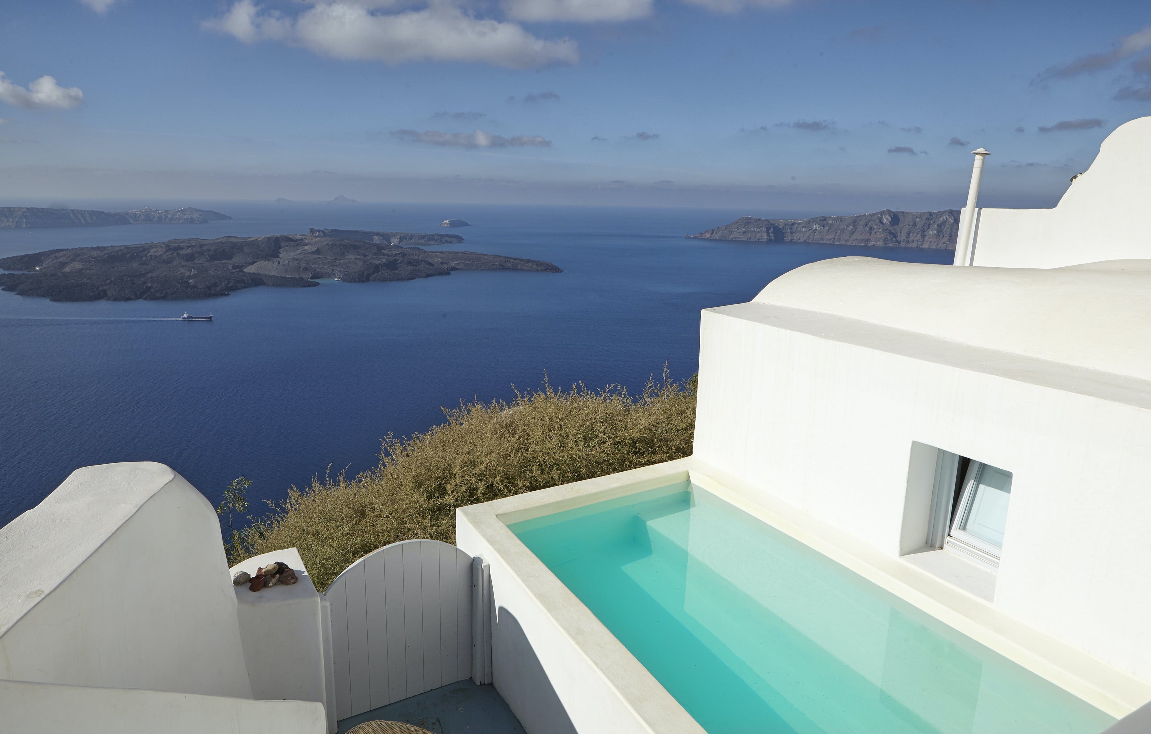 Villa Anemomilos Santorini Santorini 4: Luxury 4-Bedroom Apartment with Hot Tub and Sea Views, Santorini