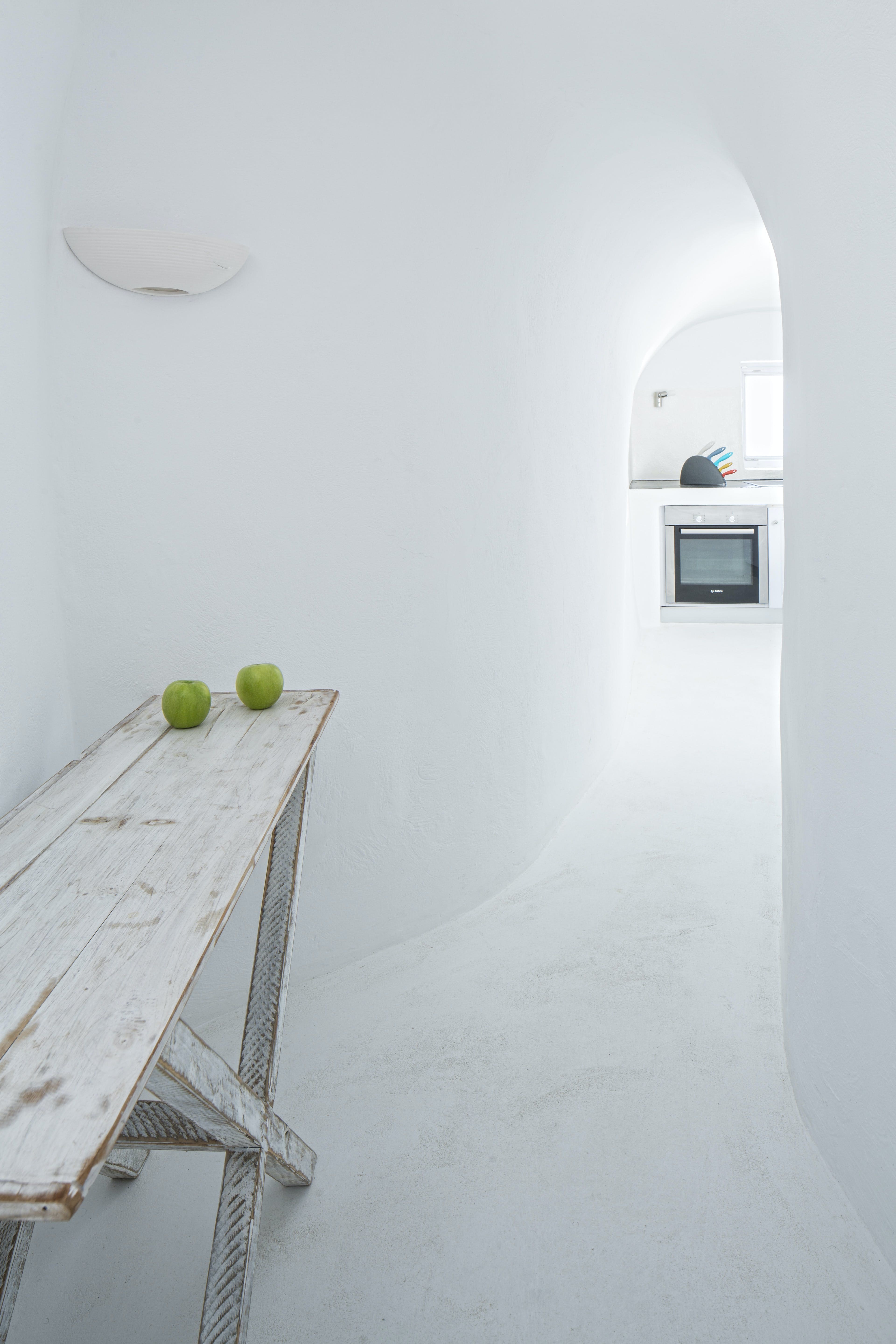 Villa Anemomilos Santorini Santorini 4: Luxury 4-Bedroom Apartment with Hot Tub and Sea Views, Santorini