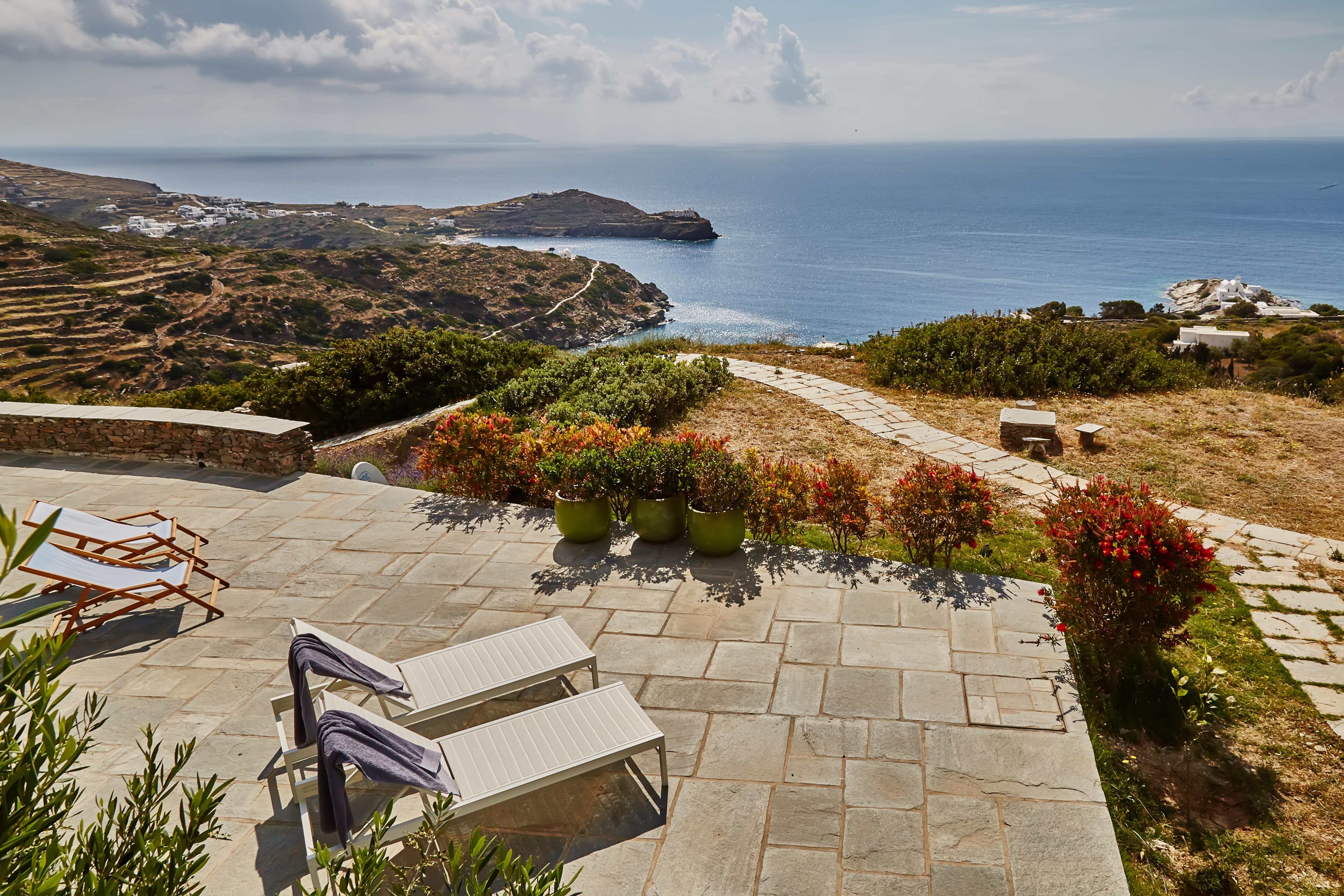 Villa Anemónas Milos: 7-Bedroom Luxury Apartment with Seaview and Pool, Sifnos
