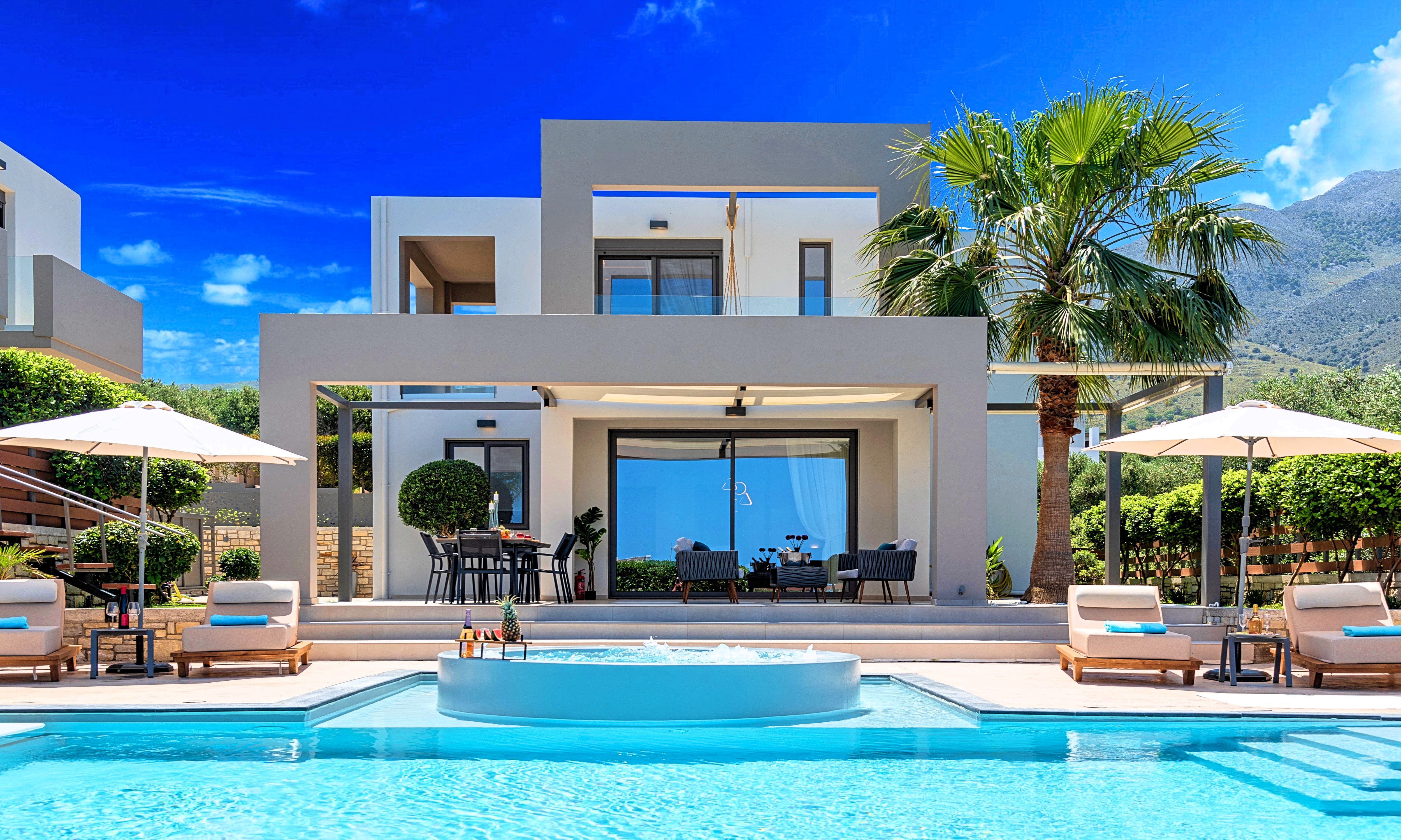 Villa Anemospilia Kokkino: Stylish 3-Bedroom Apartment with Pool, Kokkino Chorio