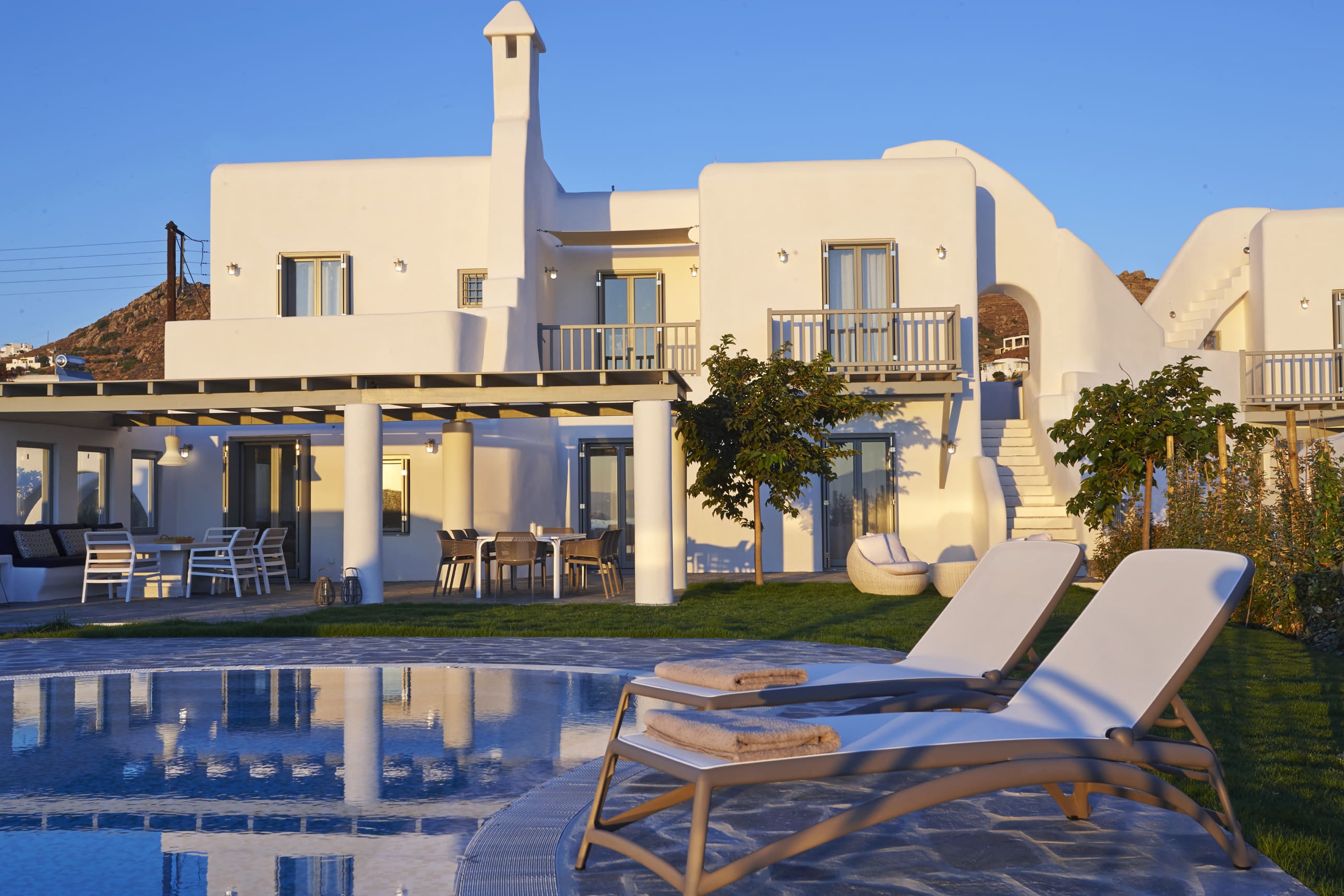 Villa Apollonas Naxos: Spacious 5-Bedroom Beachfront Apartment with Seaview, Naxos