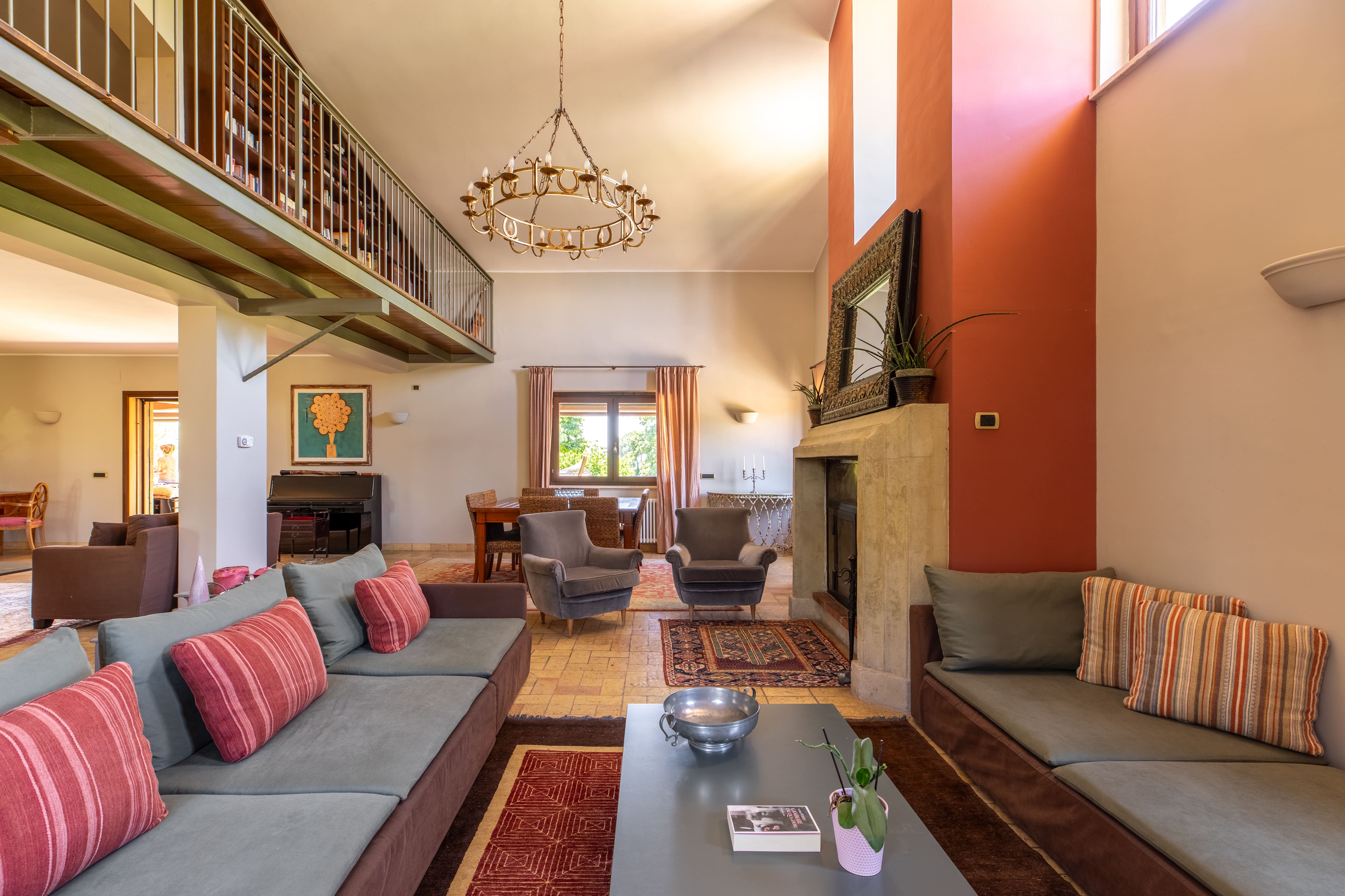 Villa Aquilone Riano: Luxury 4-Bedroom Villa with Pool and Tennis Court, Rome