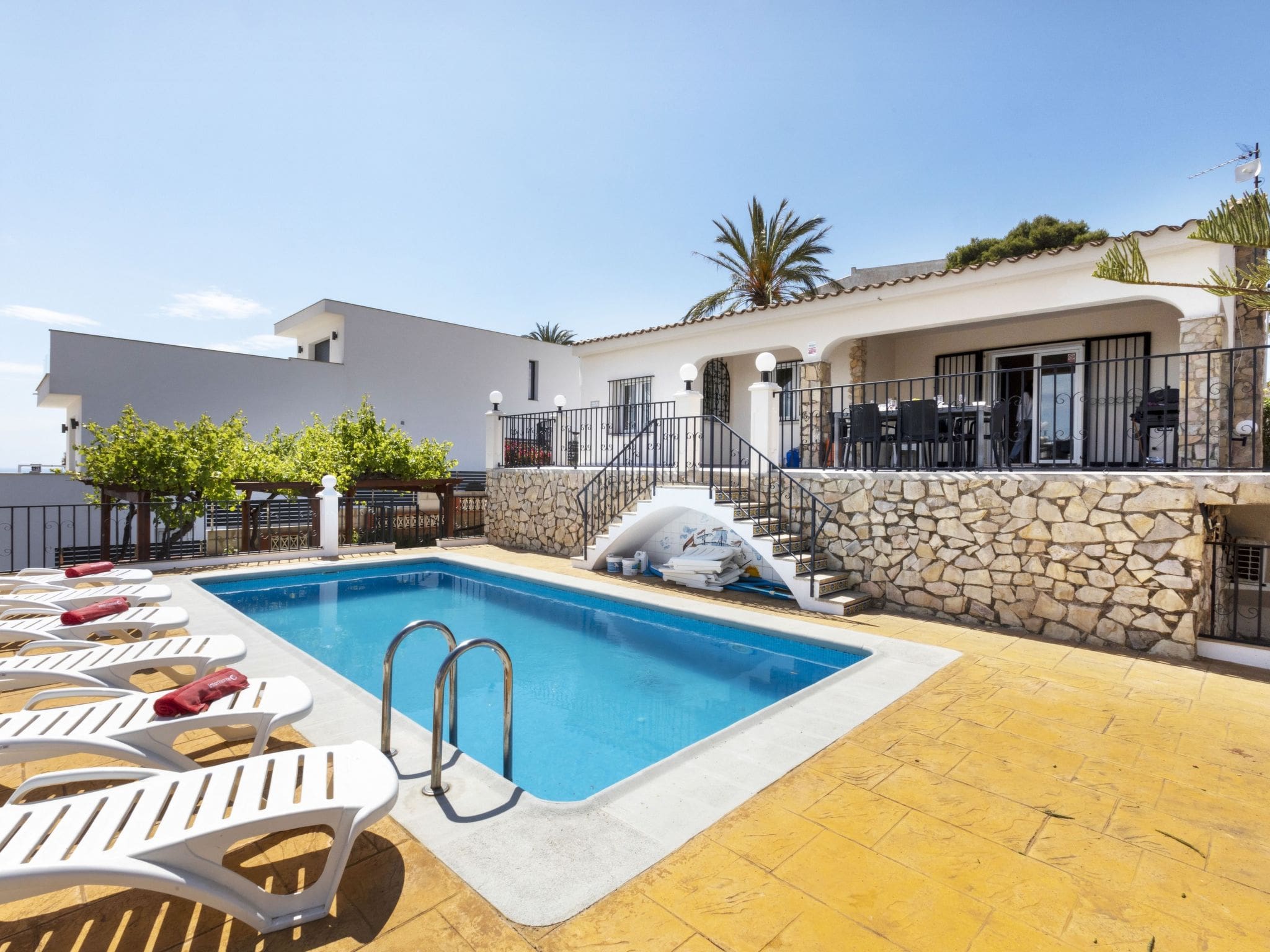 Villa Azahar Peñiscola: Spacious 4-Bedroom Holiday Villa with Private Pool and Stunning Sea Views Near Historic Center