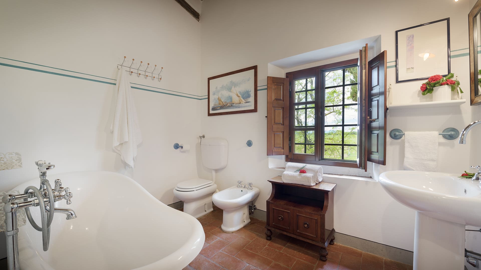 Villa Balze Cortona: Luxury 9-Bedroom Villa with Pool and Scenic Views, Val di Chiana