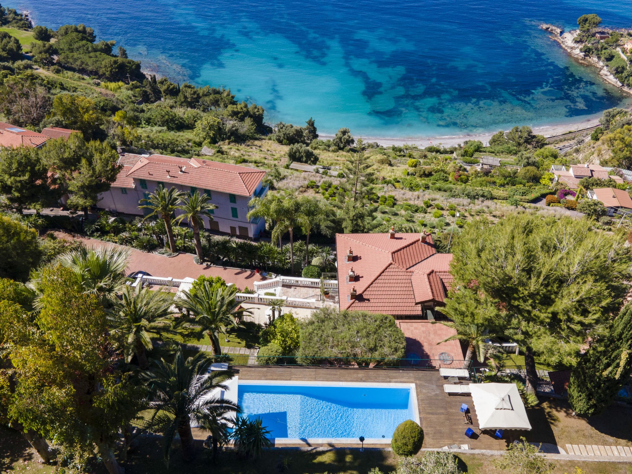 Villa Balzi Ventimiglia: Stunning 2-Bedroom Villa with Panoramic Mediterranean Views Near French Riviera Border