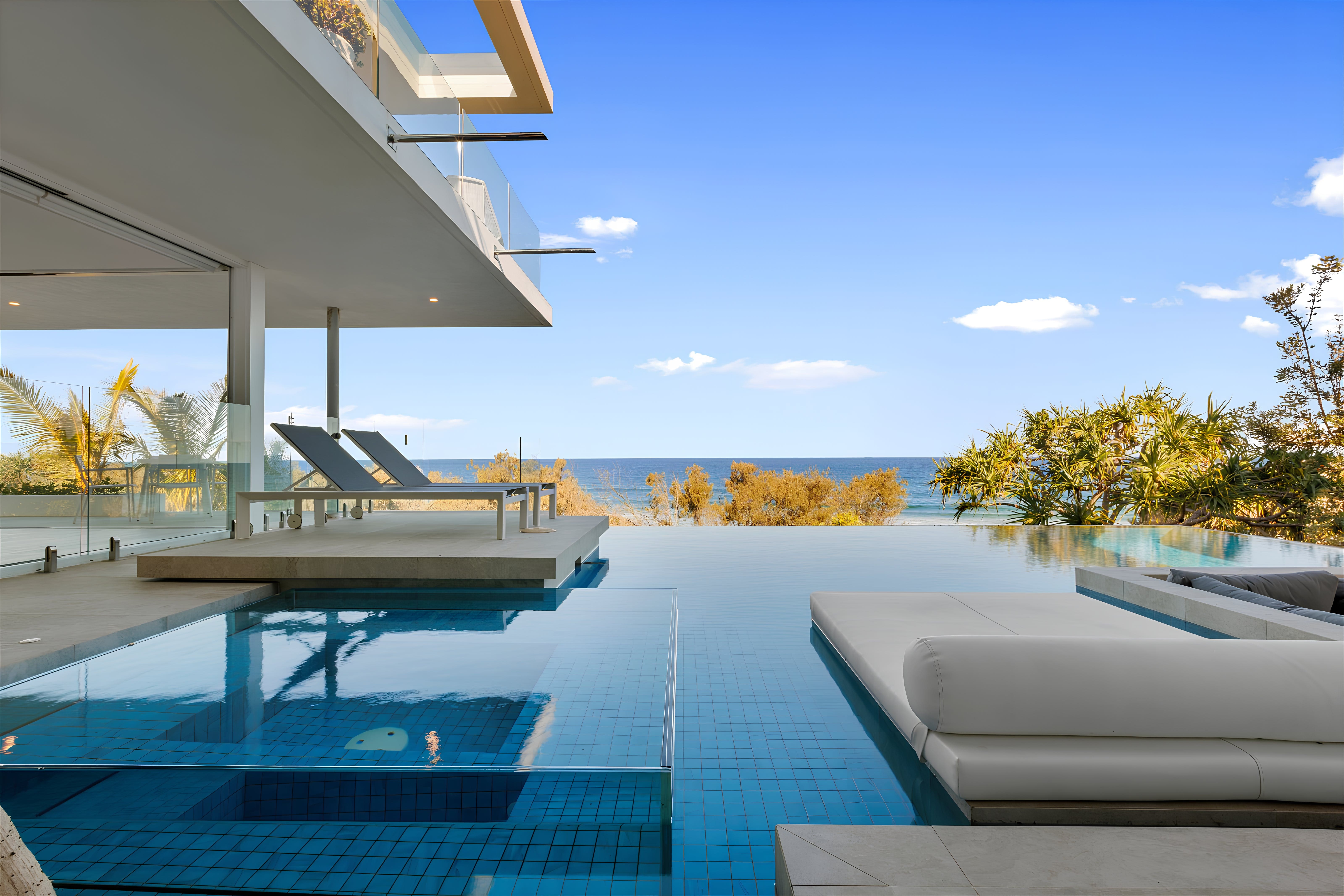 Villa Banksia Noosa: Luxury 4-Bedroom Beachfront Villa with Pool, Queensland